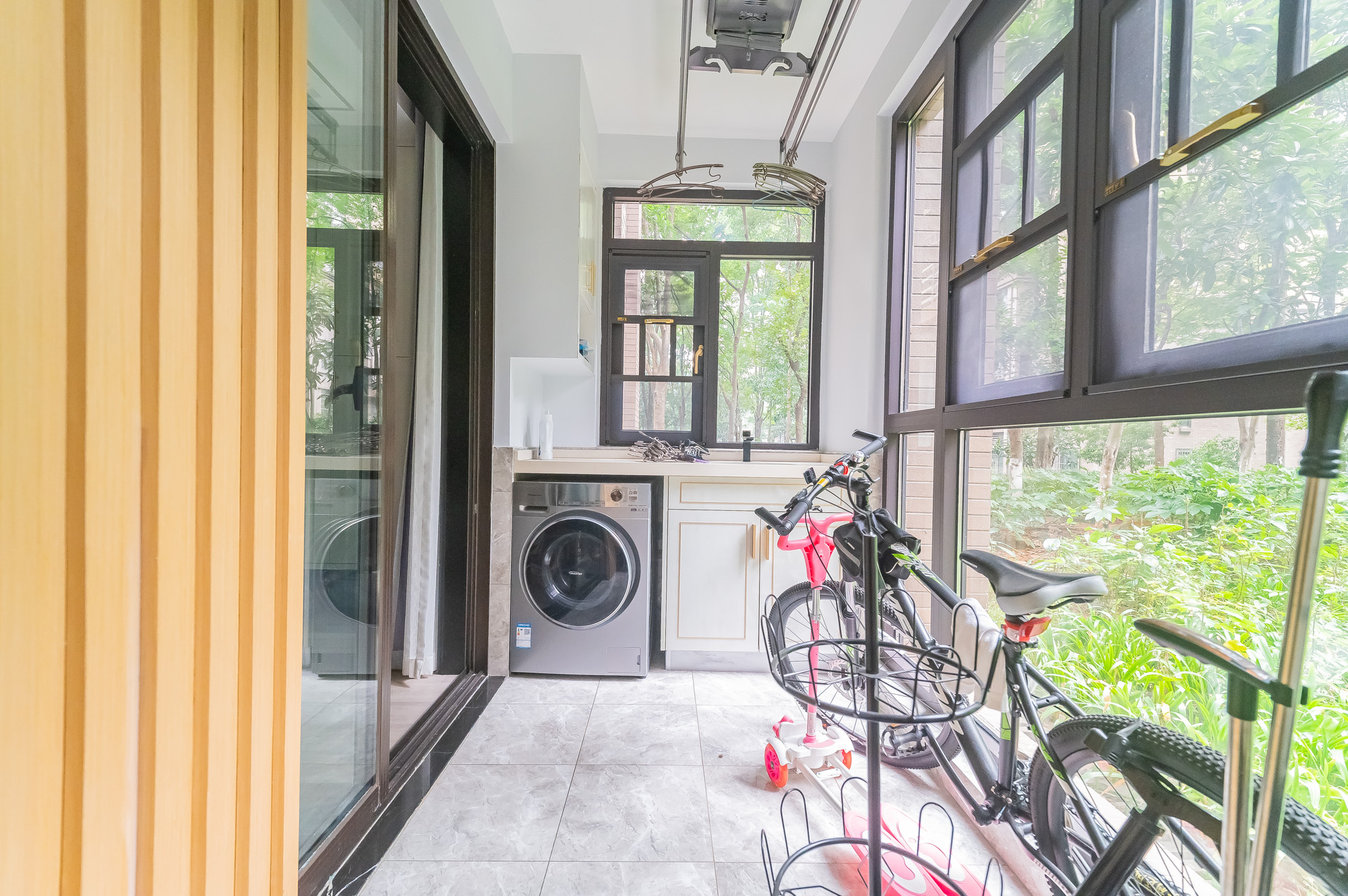 华润凤凰城三期 4室2厅1卫 124.0万 华润凤凰城三期 4室2厅1卫 124.0万阳台