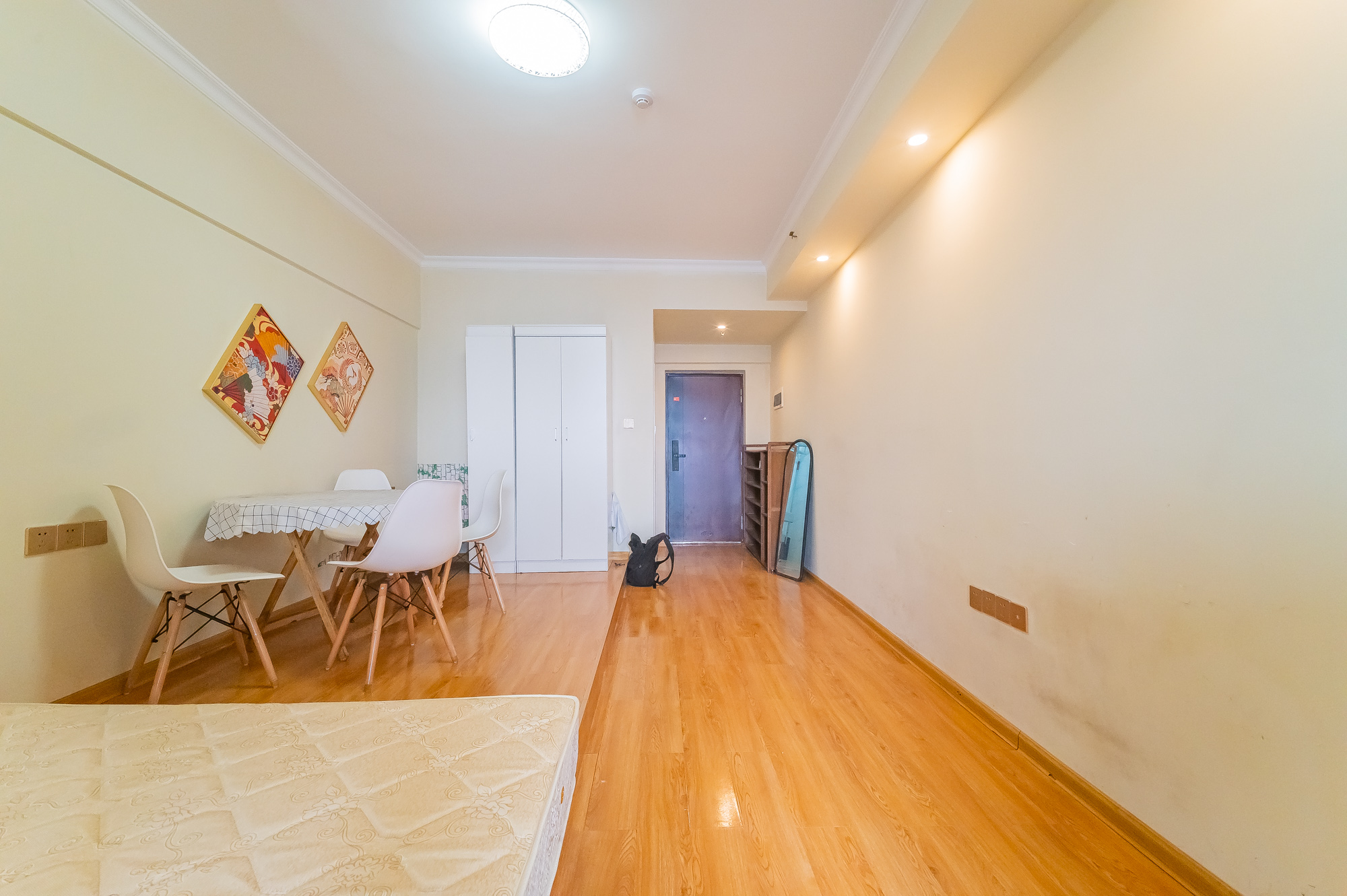 国泰九龙湾 1室1厅1卫 38.8万 国泰九龙湾 1室1厅1卫 38.8万客厅