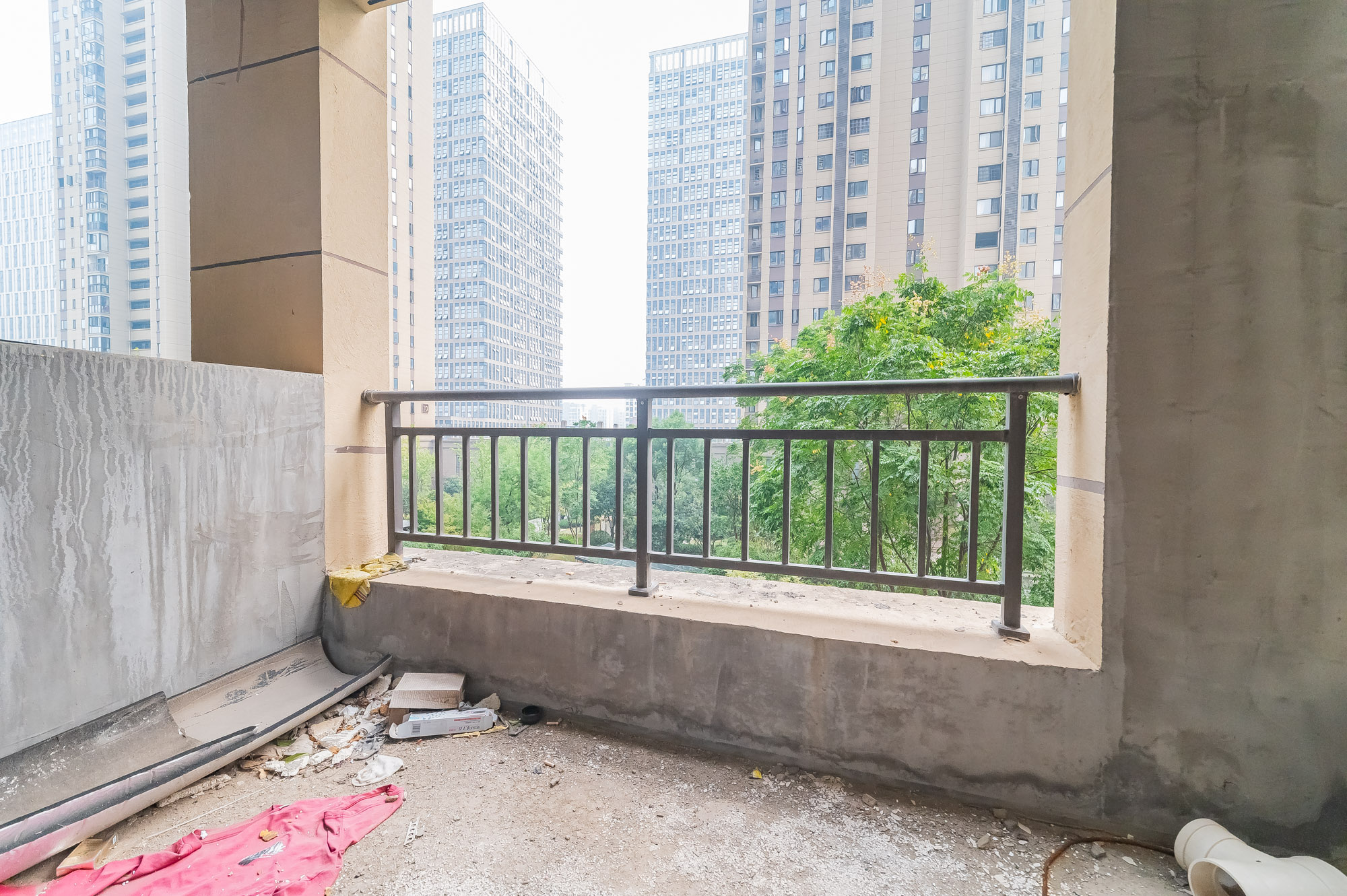 华润置地广场二期  3室2厅2卫    71.0万 华润置地广场二期  3室2厅2卫    71.0万其他