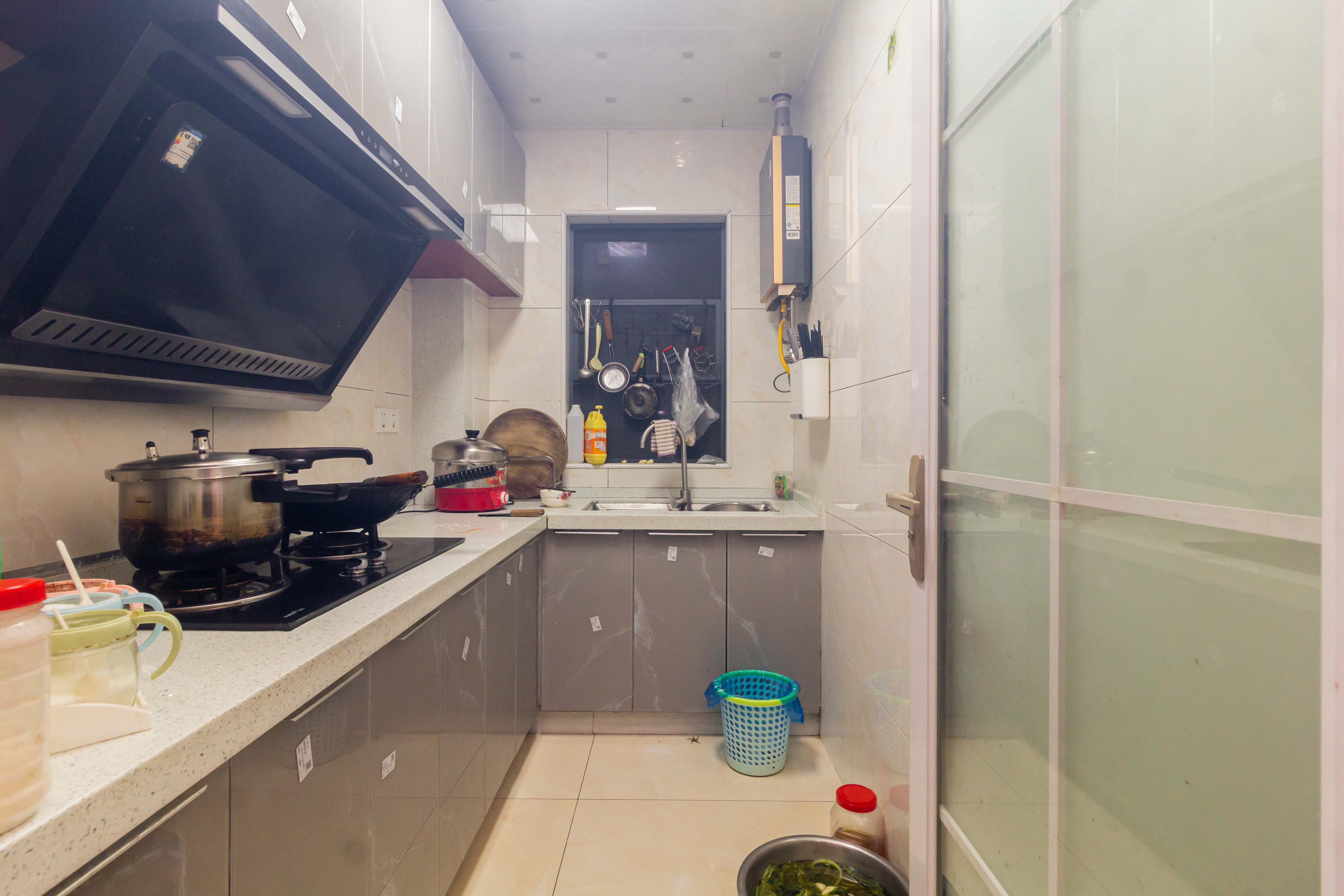 辉宏橄榄城  3室2厅1卫    63.8万 辉宏橄榄城  3室2厅1卫    63.8万厨房