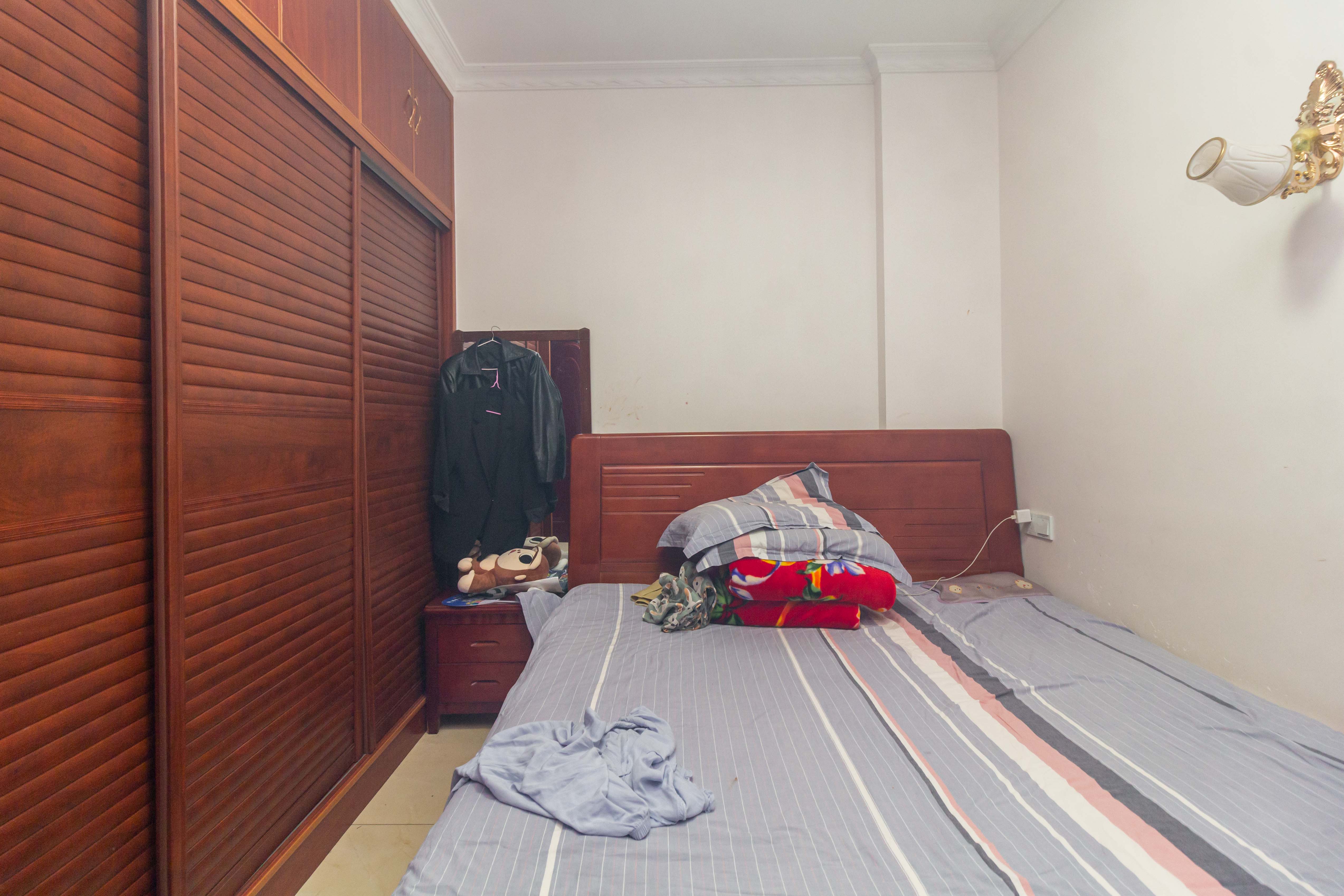 辉宏橄榄城  3室2厅1卫    63.8万 辉宏橄榄城  3室2厅1卫    63.8万卧室