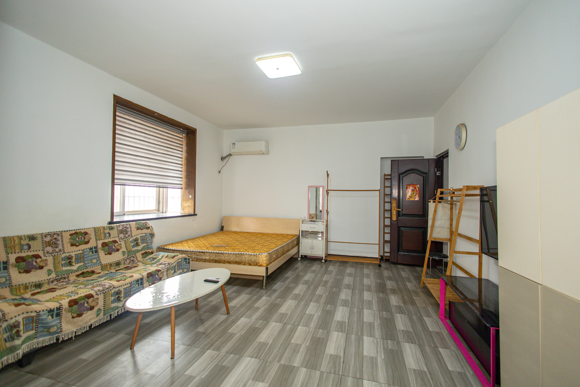 湘绣城  2室1厅2卫    36.5万 湘绣城  2室1厅2卫    36.5万客厅