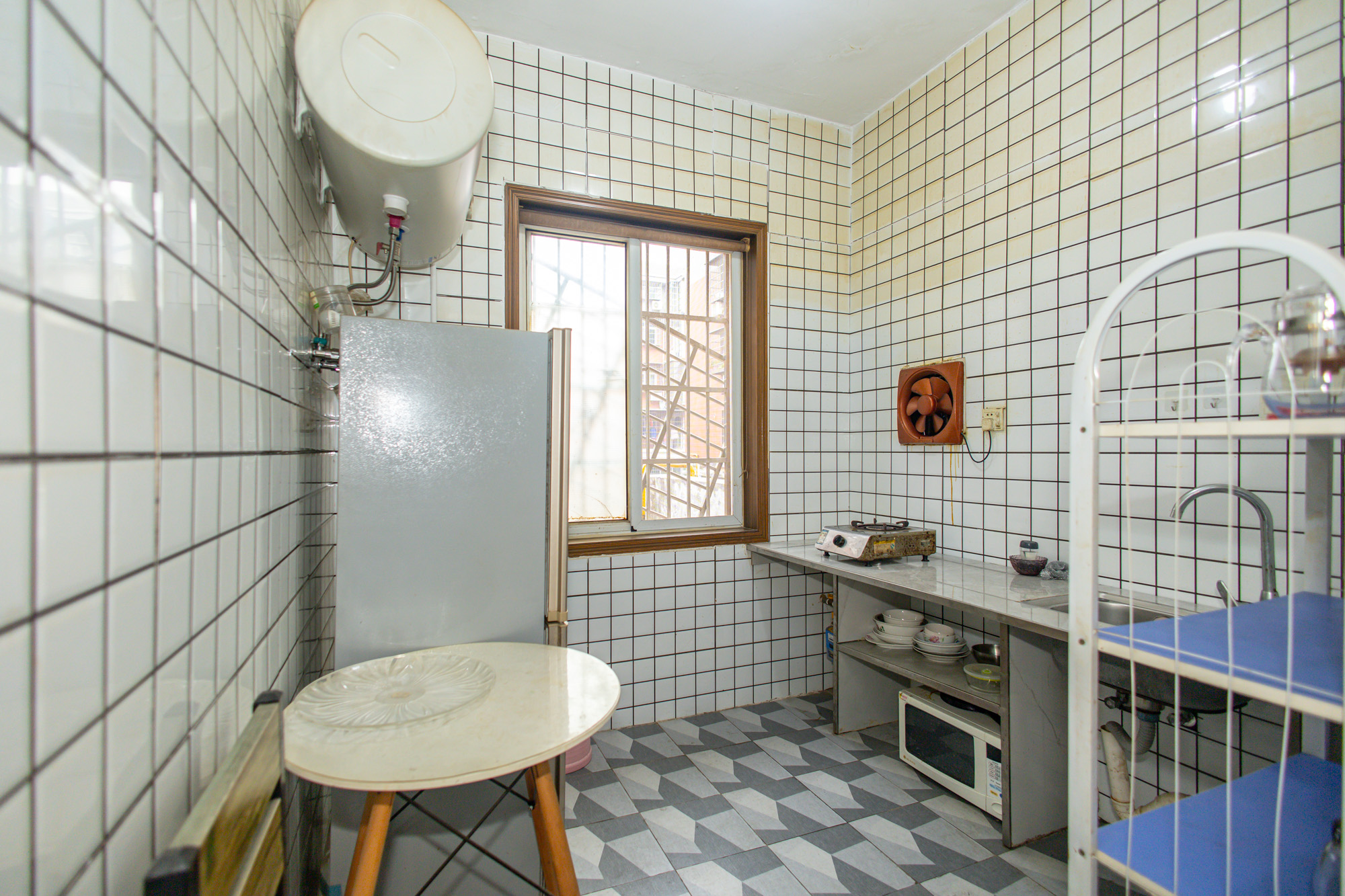 湘绣城  2室1厅2卫    36.5万 湘绣城  2室1厅2卫    36.5万厨房