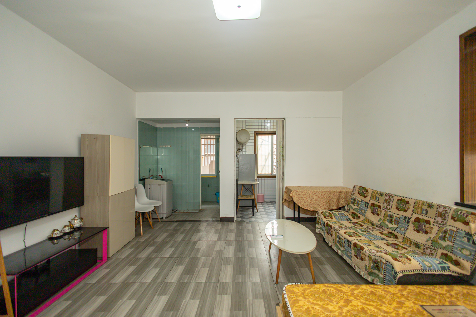 湘绣城  2室1厅2卫    36.5万 湘绣城  2室1厅2卫    36.5万客厅