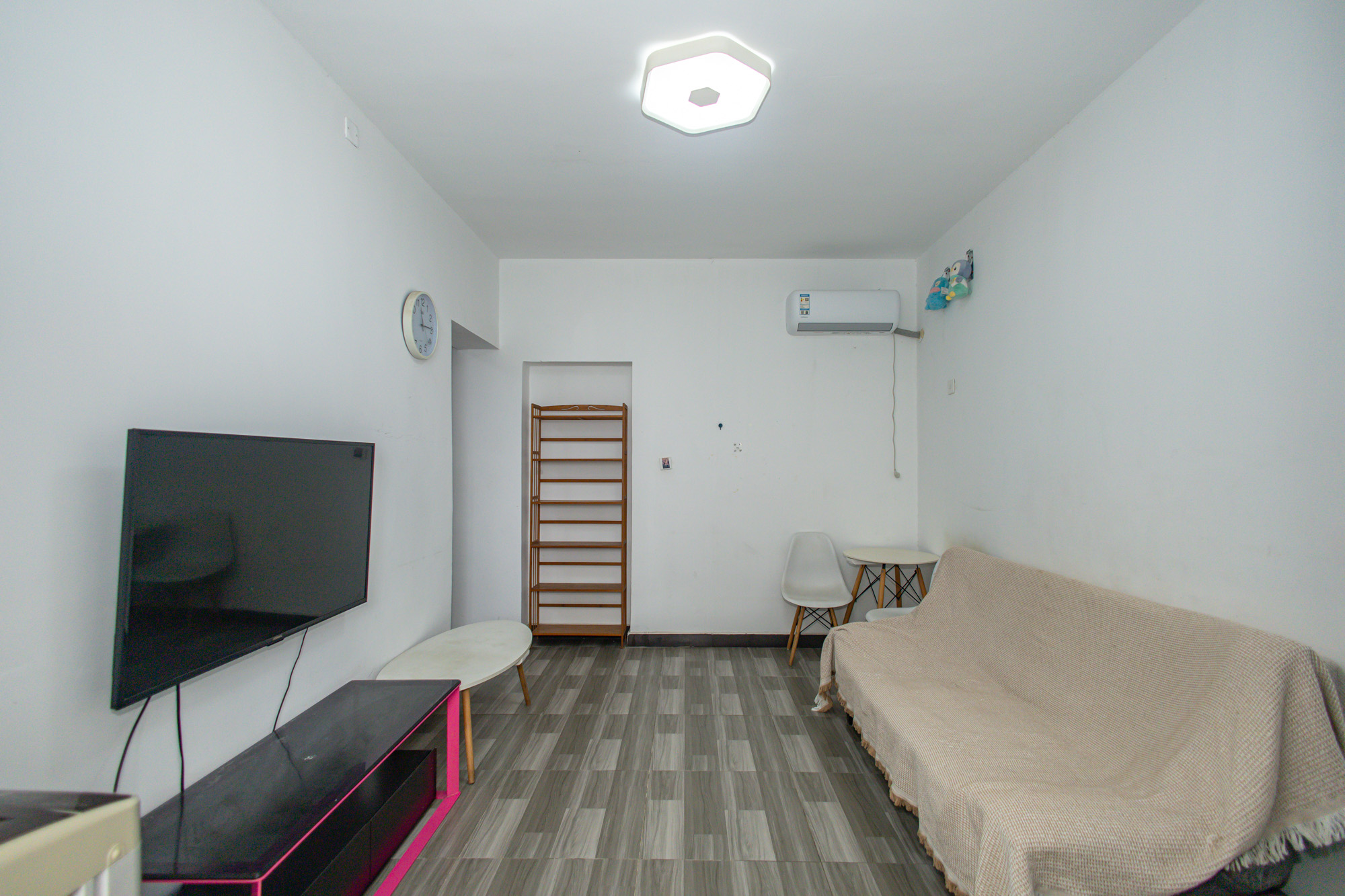 湘绣城  2室1厅2卫    36.5万 湘绣城  2室1厅2卫    36.5万客厅