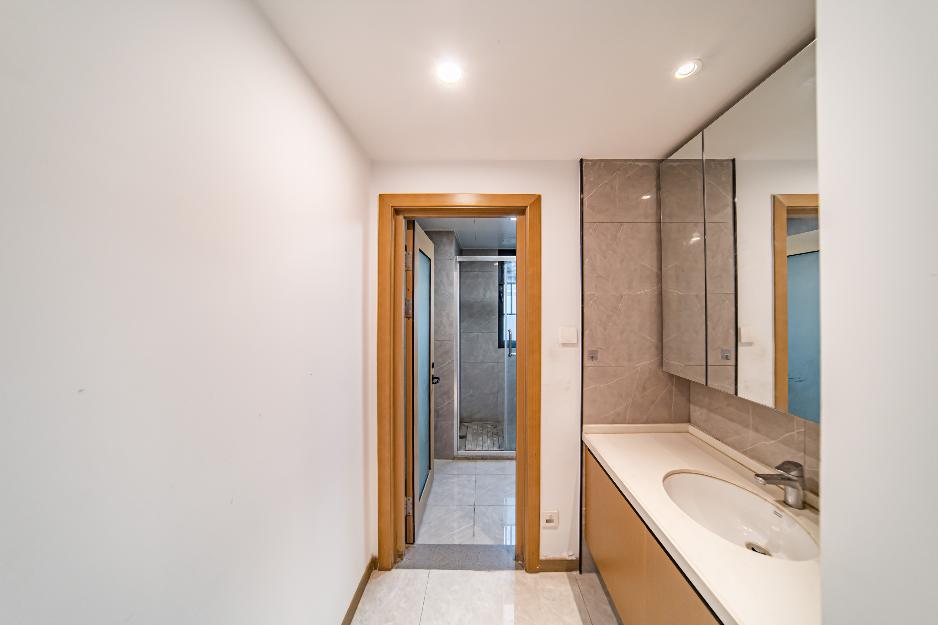 城发恒伟星雅韵(恒伟星辉苑) 4室2厅2卫 210.0万 城发恒伟星雅韵(恒伟星辉苑) 4室2厅2卫 210.0万卫生间