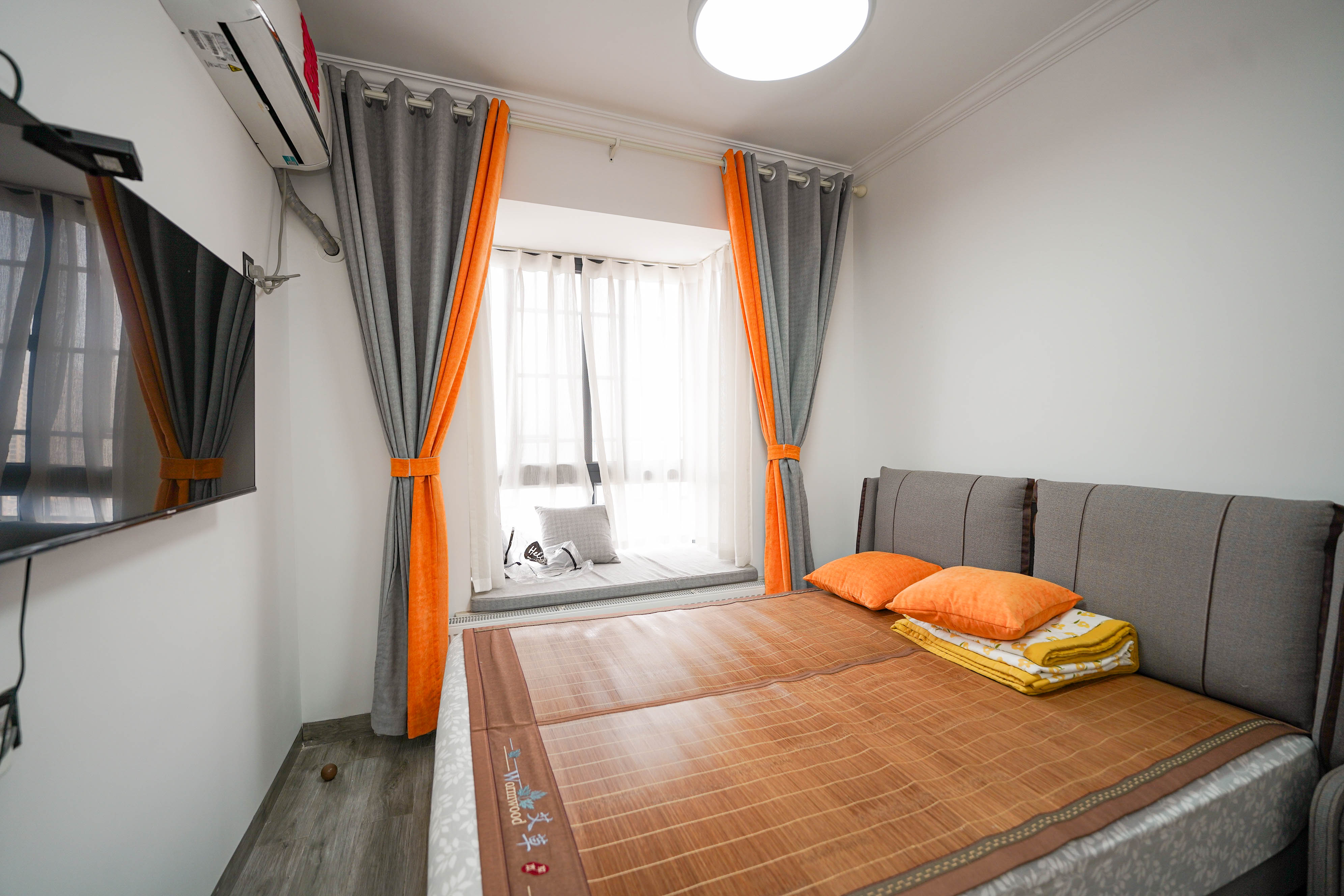 凯富南方鑫城 4室2厅2卫 82.0万 凯富南方鑫城 4室2厅2卫 82.0万卧室