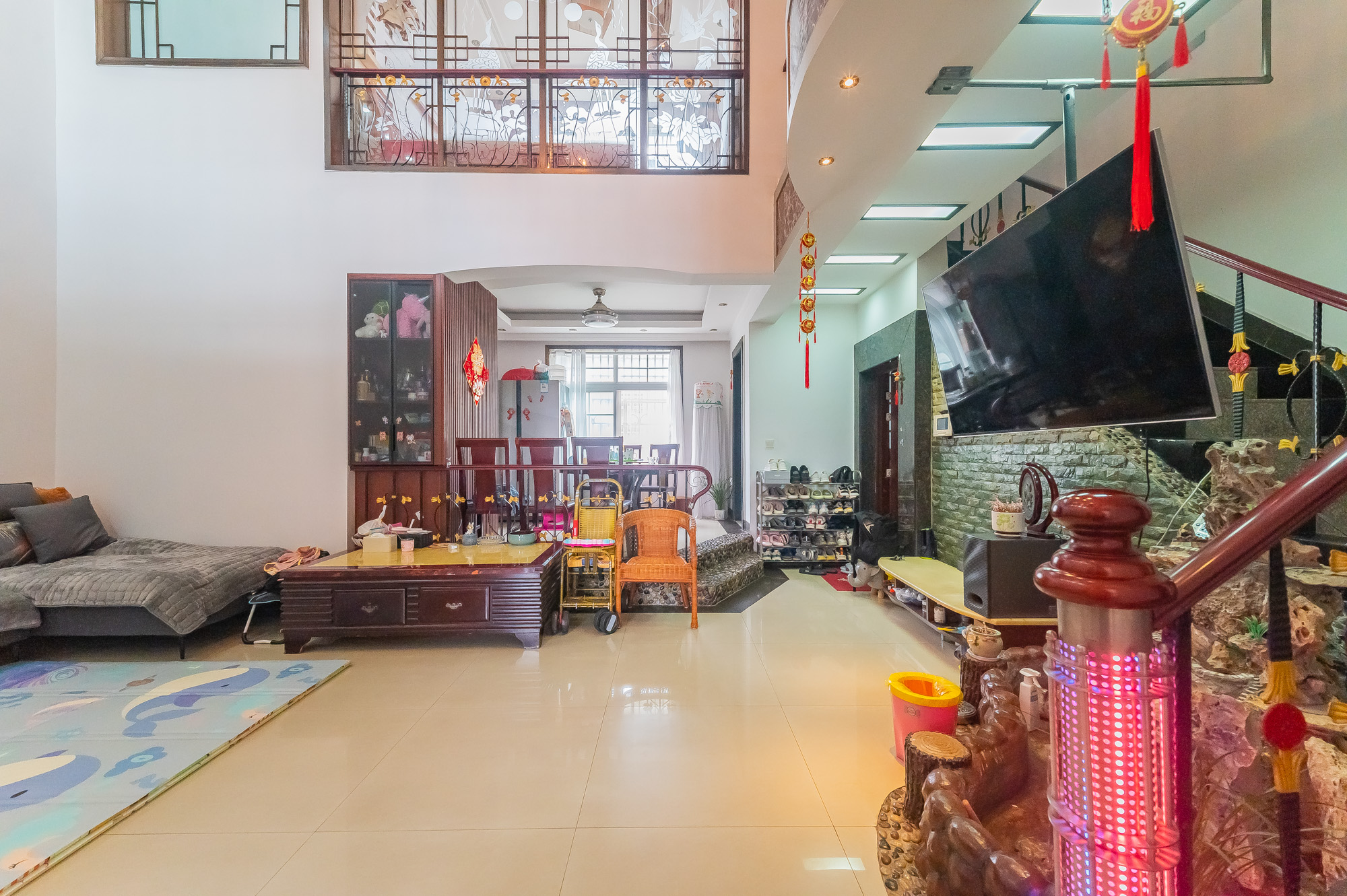 松雅安置小区 5室2厅3卫 85.0万 松雅安置小区 5室2厅3卫 85.0万客厅