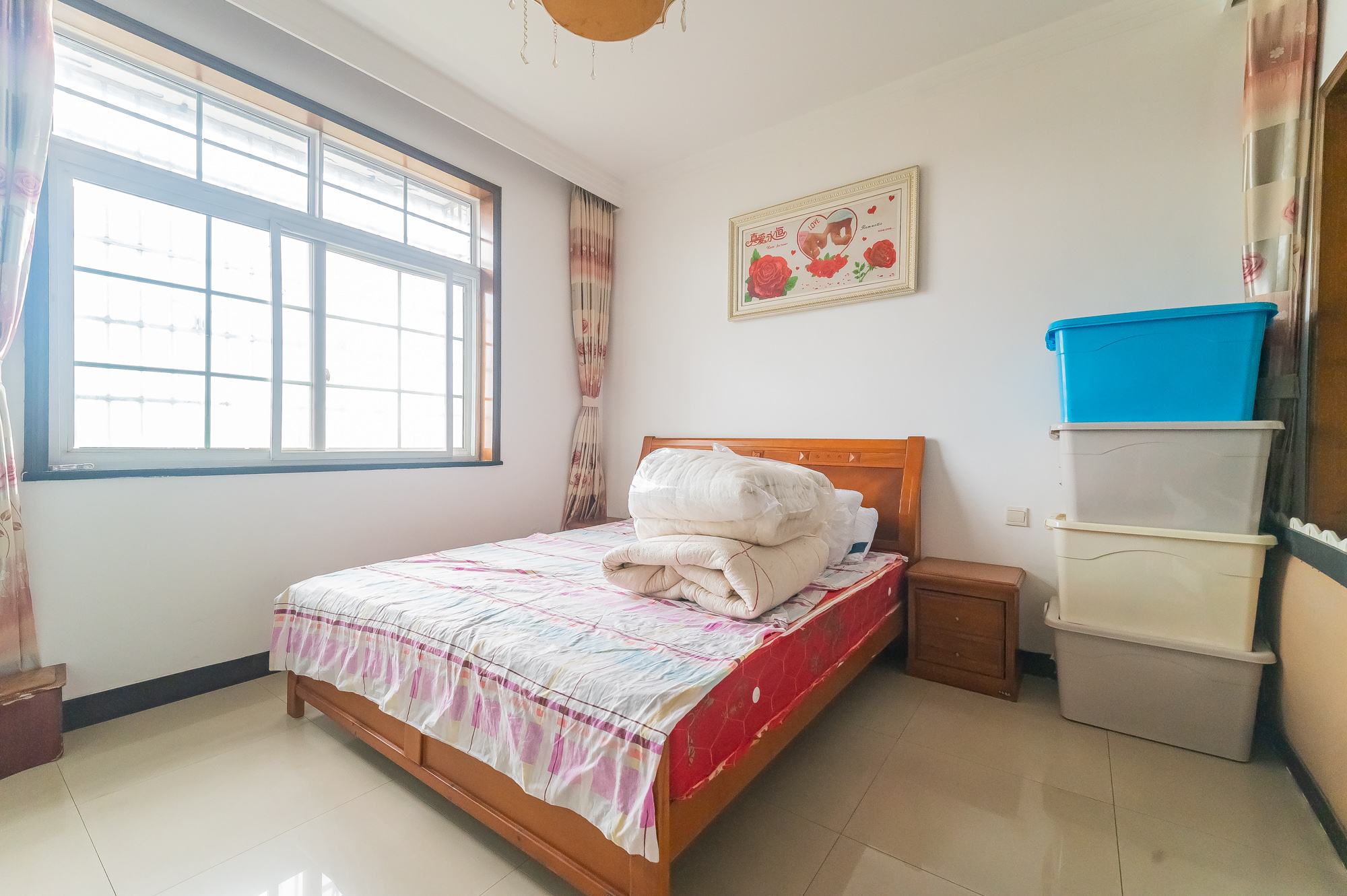 松雅安置小区 5室2厅3卫 85.0万 松雅安置小区 5室2厅3卫 85.0万卧室