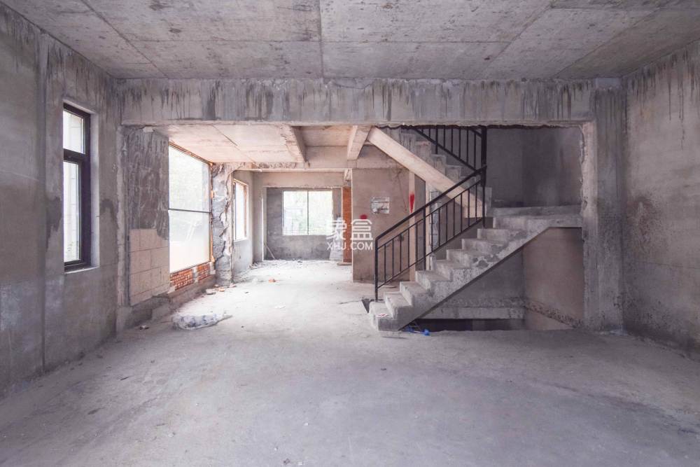 碧桂园高尔夫花园  6室2厅4卫    458.0万