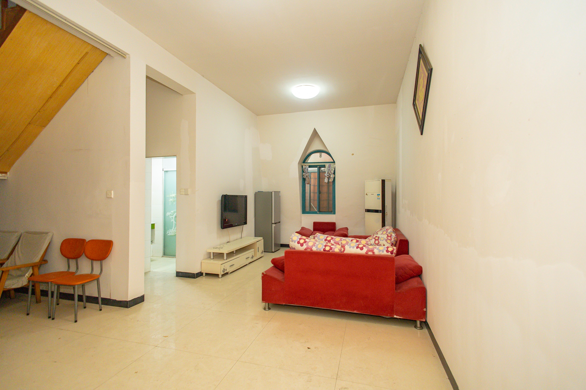 蝴蝶谷 3室2厅1卫 73.8万 蝴蝶谷 3室2厅1卫 73.8万客厅