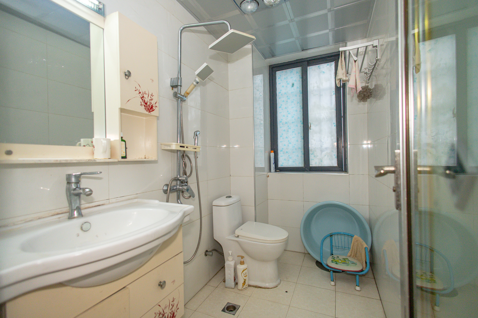 尚都花园城 3室2厅1卫 61.0万 尚都花园城 3室2厅1卫 61.0万卫生间