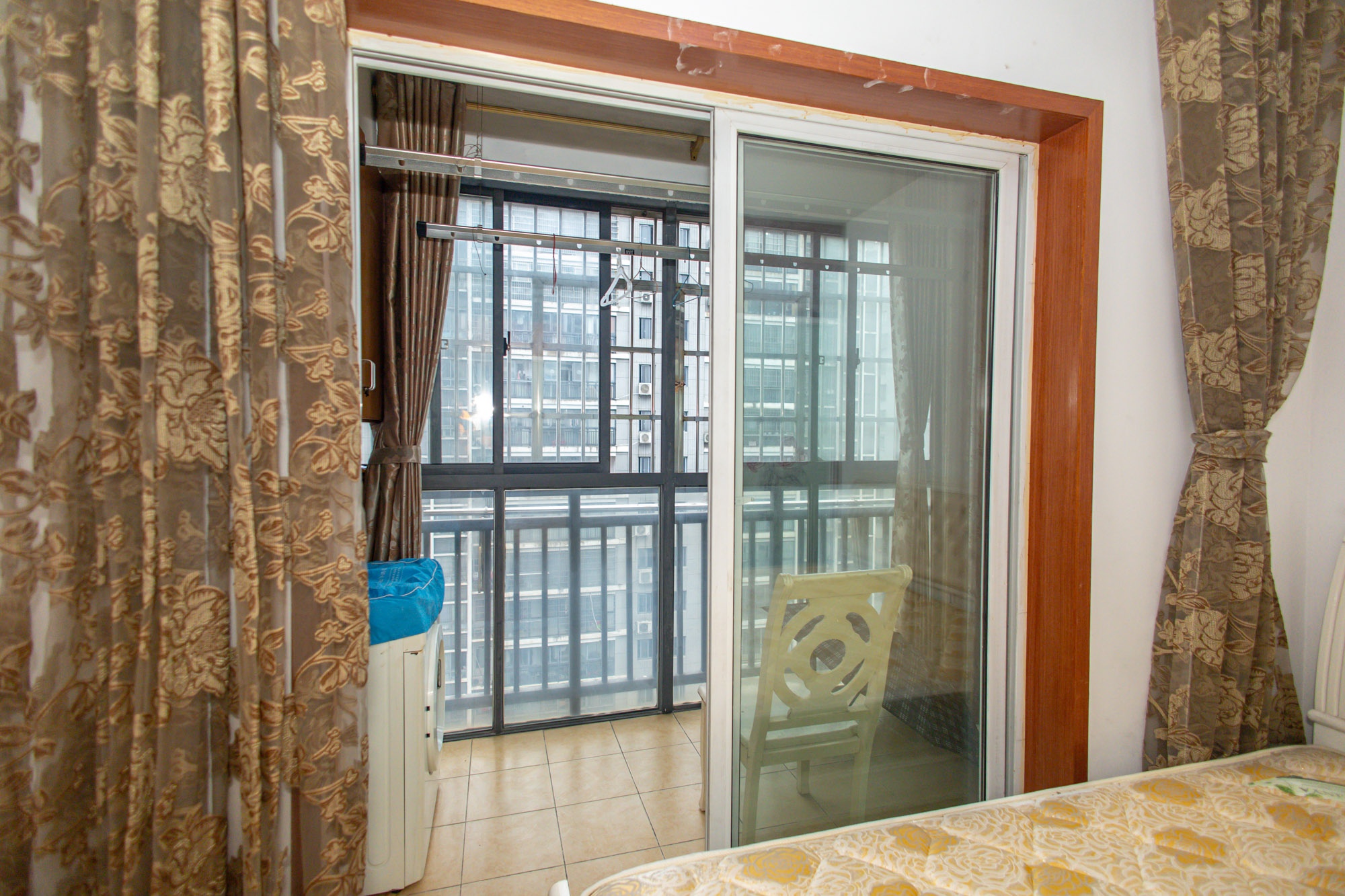 尚都花园城 3室2厅1卫 61.0万 尚都花园城 3室2厅1卫 61.0万阳台