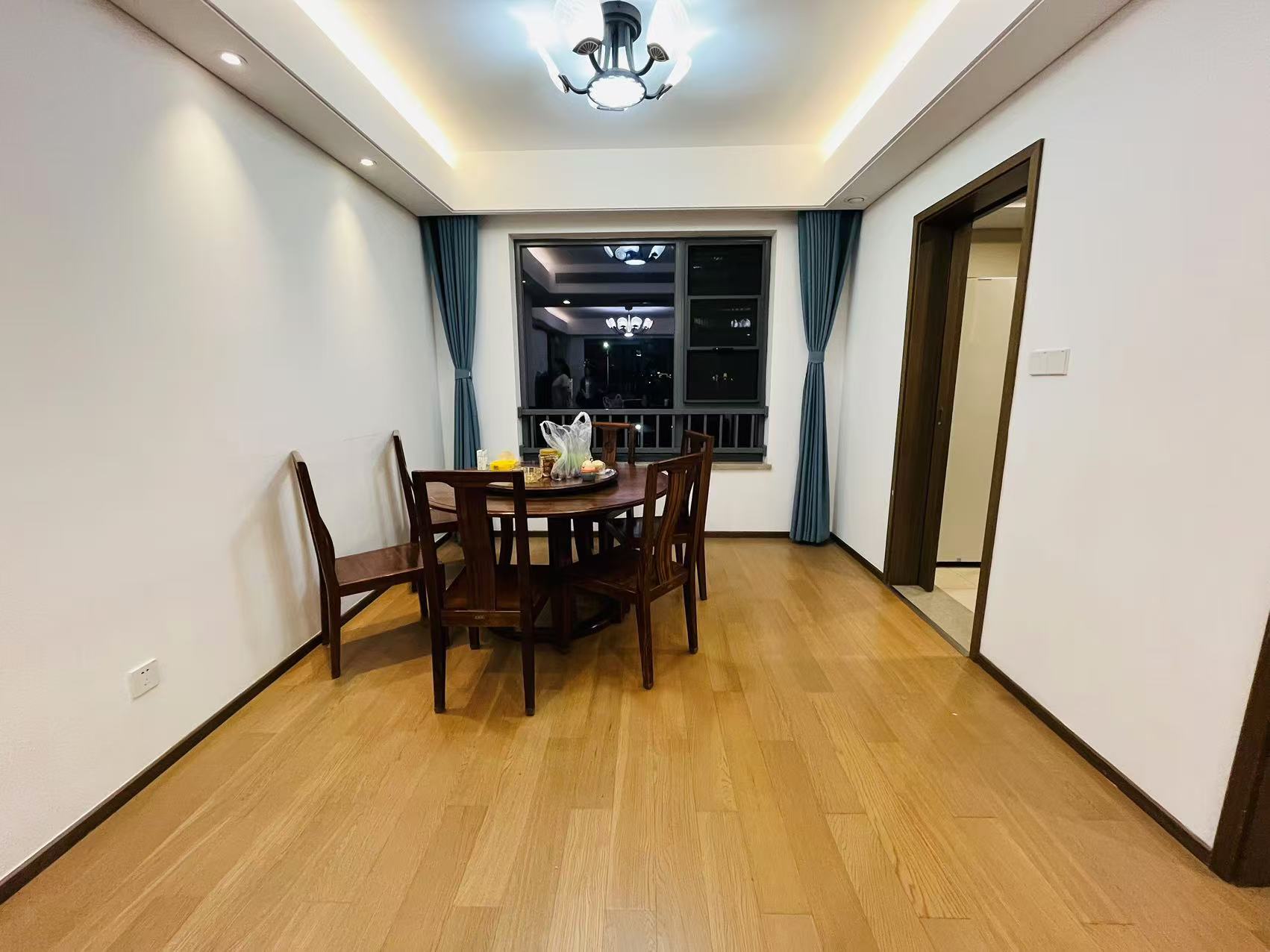 晋合湘水湾六期  4室2厅2卫    165.0万 晋合湘水湾六期  4室2厅2卫    165.0万室内图