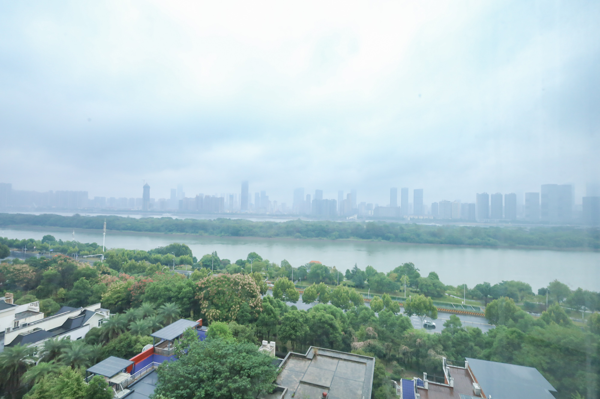 沁园春  4室2厅2卫   190.00万其他