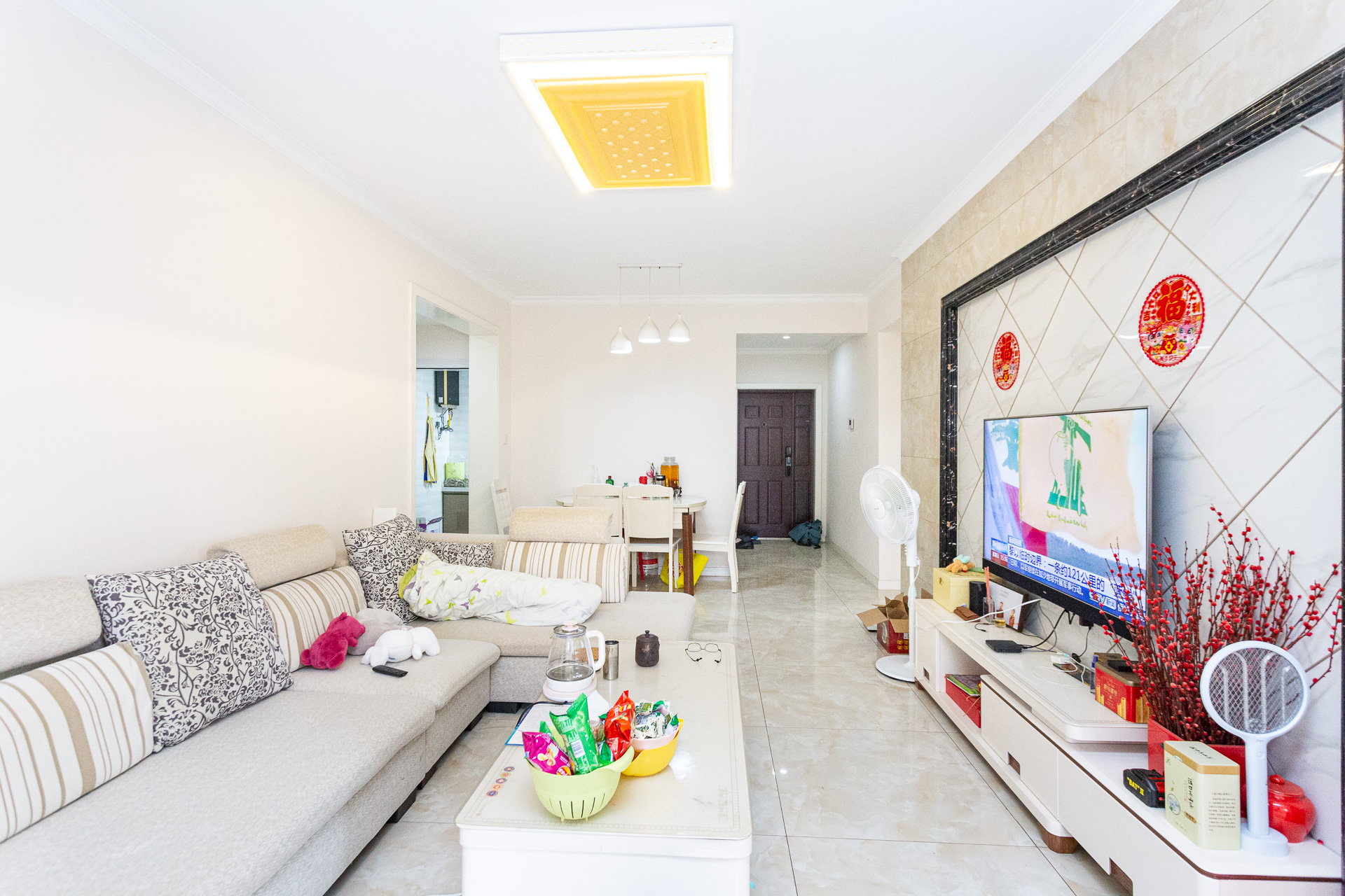 明发国际城 2室2厅1卫 78.8万 明发国际城 2室2厅1卫 78.8万客厅