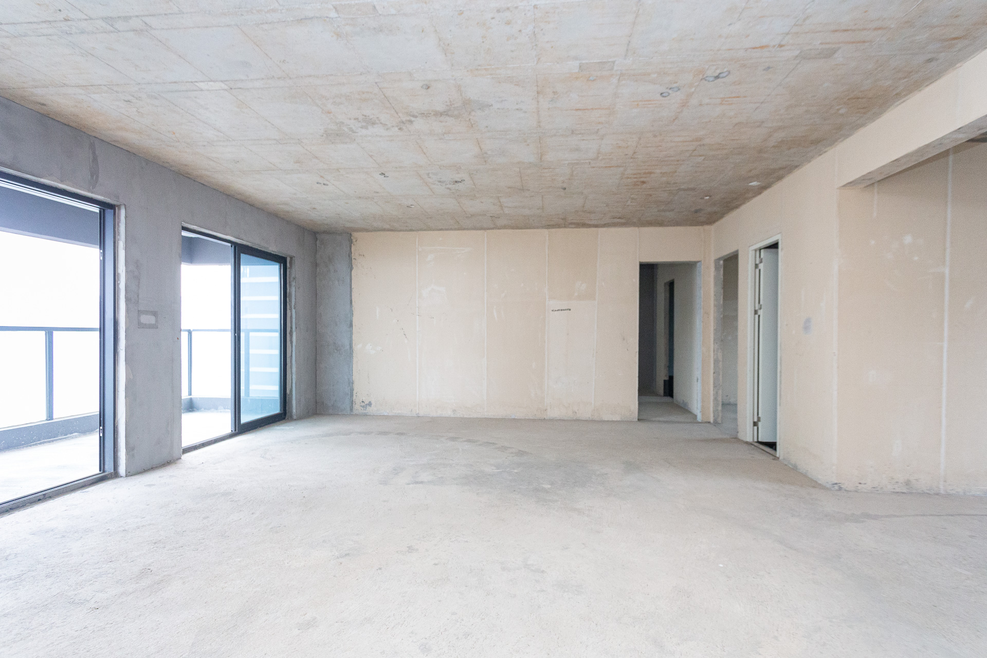 越秀湘江星汇城一期  4室1厅3卫    221.0万 越秀湘江星汇城一期  4室1厅3卫    221.0万客厅