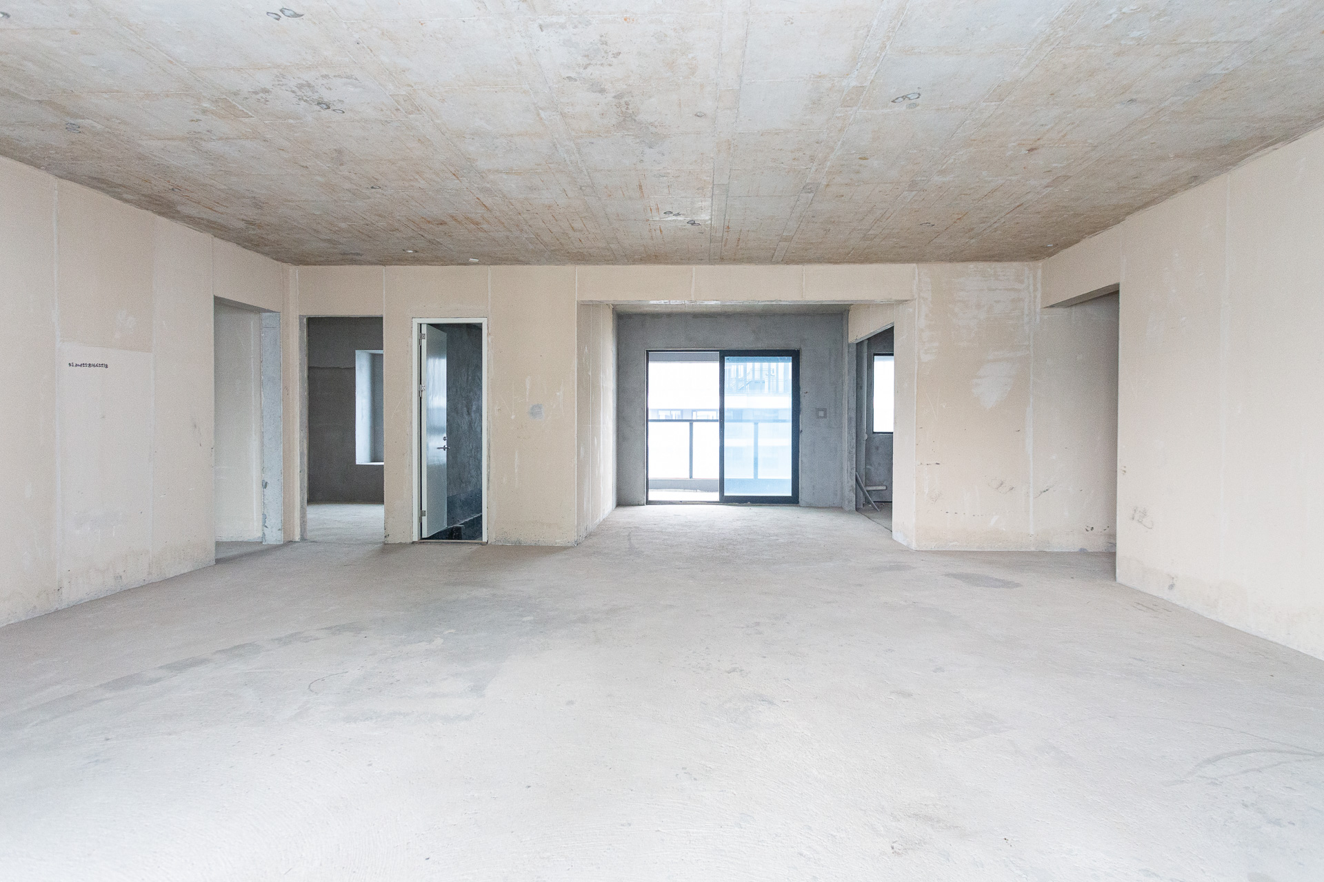 越秀湘江星汇城一期  4室1厅3卫    221.0万 越秀湘江星汇城一期  4室1厅3卫    221.0万客厅