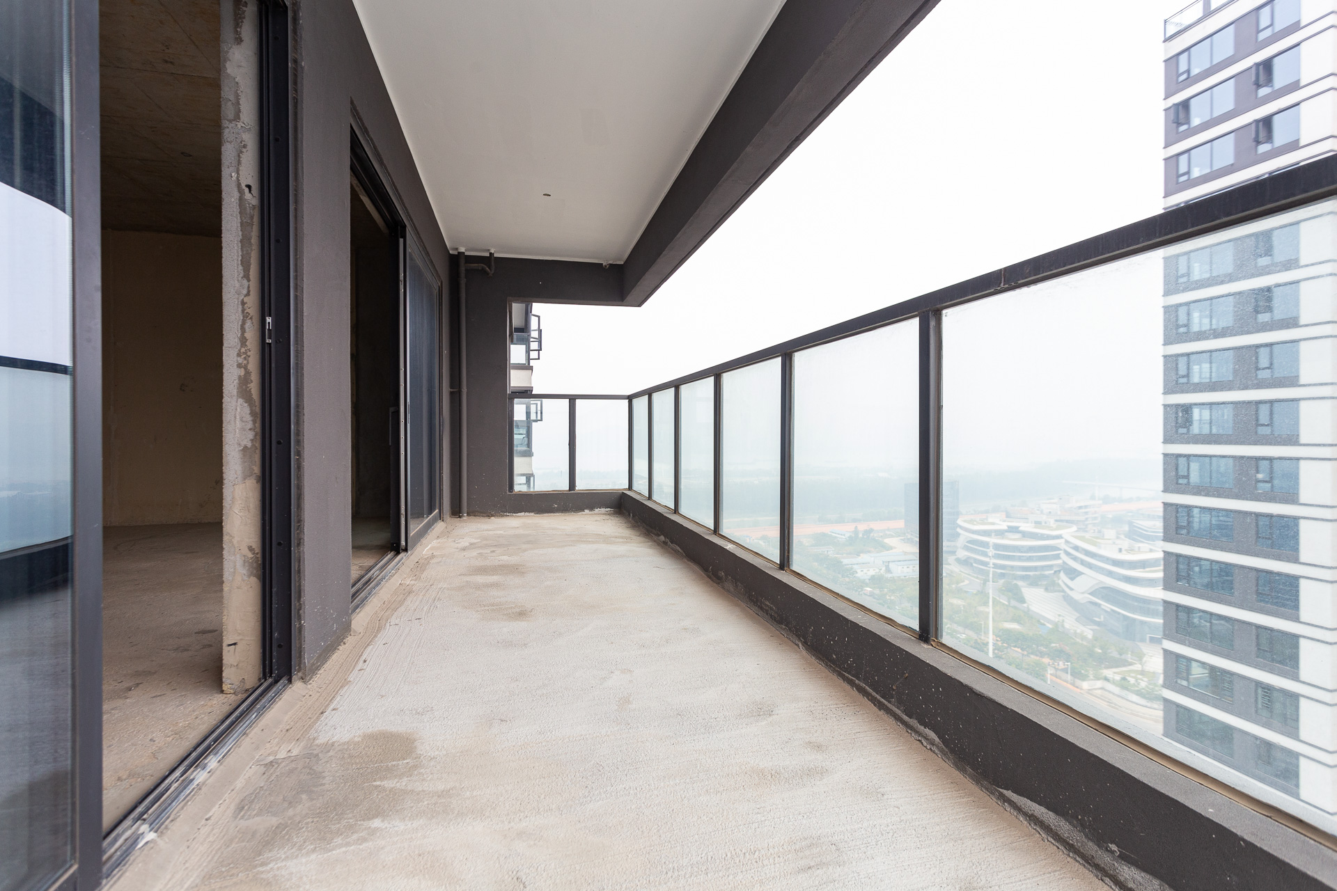 越秀湘江星汇城一期  4室1厅3卫    221.0万 越秀湘江星汇城一期  4室1厅3卫    221.0万阳台