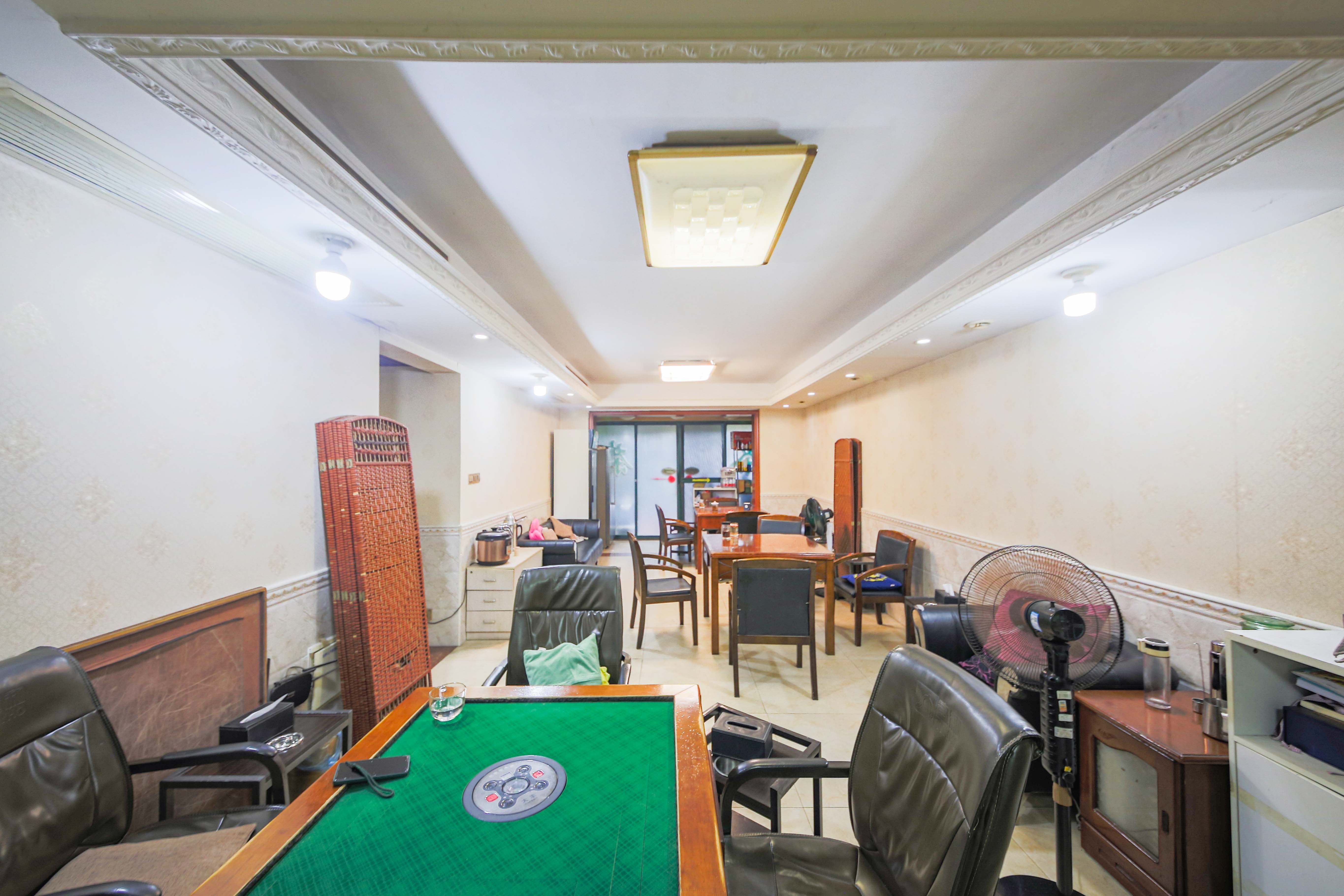 克拉美丽山庄(晟领国际) 3室2厅2卫 124.0万 克拉美丽山庄(晟领国际) 3室2厅2卫 124.0万客厅