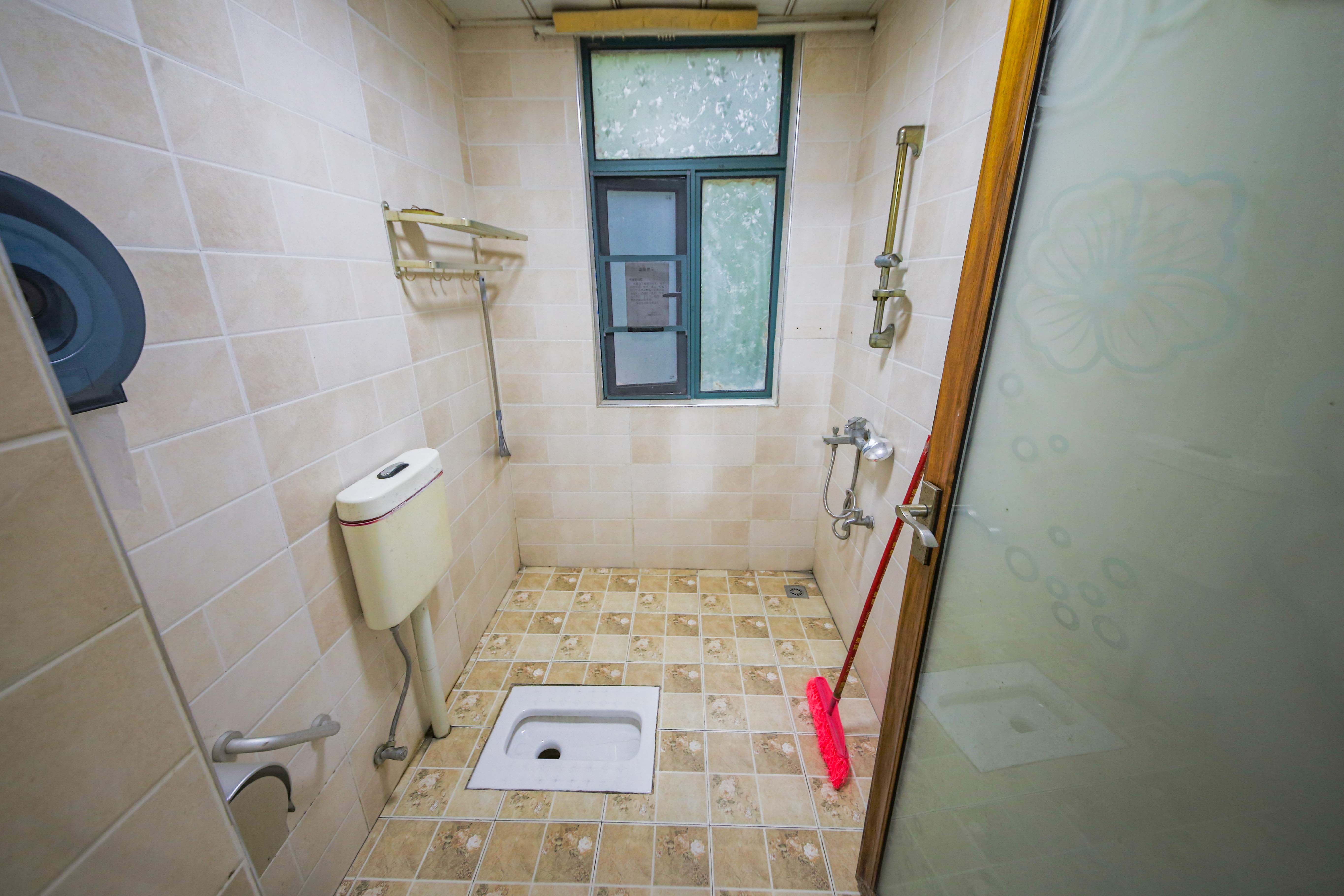 克拉美丽山庄(晟领国际) 3室2厅2卫 124.0万 克拉美丽山庄(晟领国际) 3室2厅2卫 124.0万卫生间