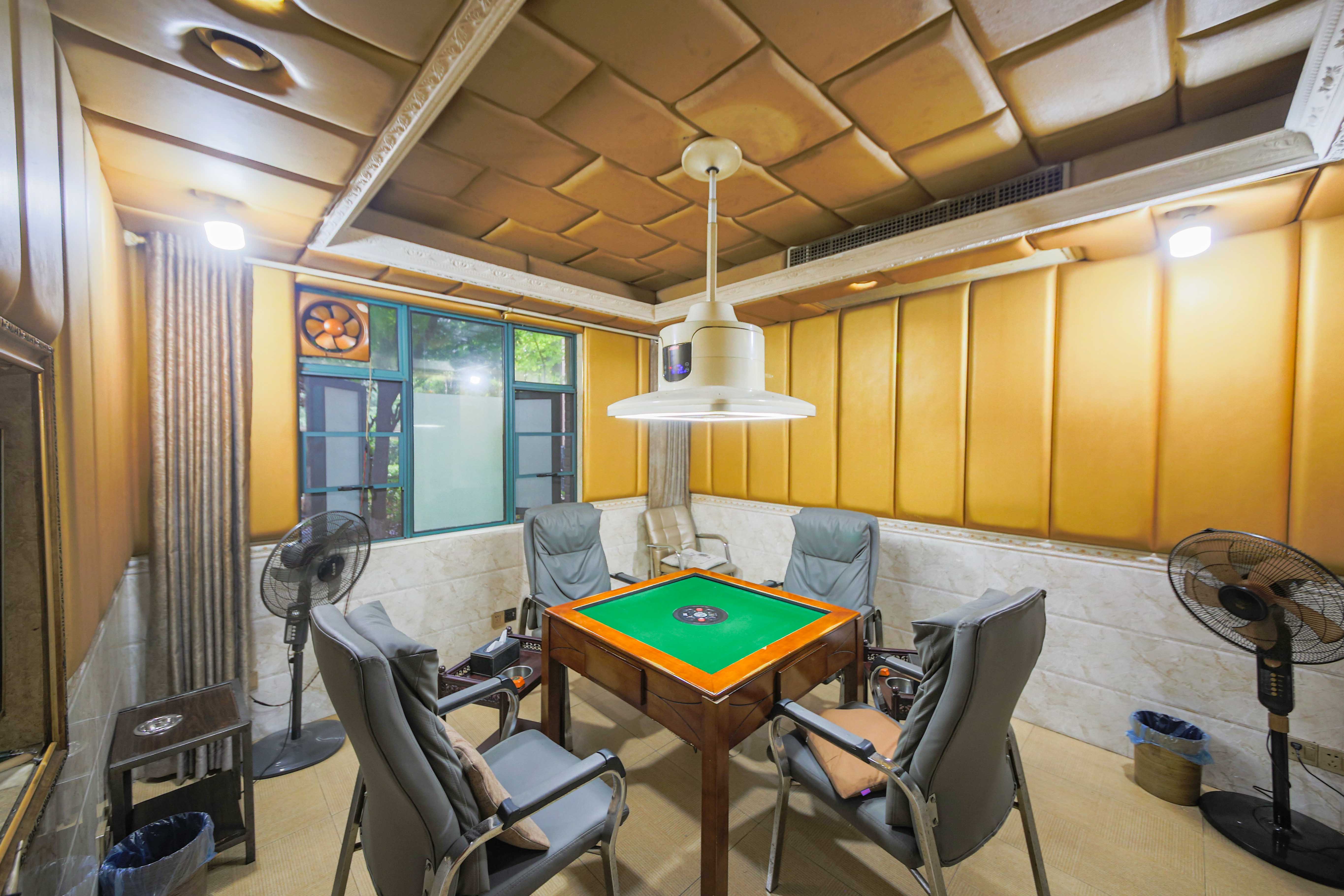 克拉美丽山庄(晟领国际) 3室2厅2卫 124.0万 克拉美丽山庄(晟领国际) 3室2厅2卫 124.0万卧室