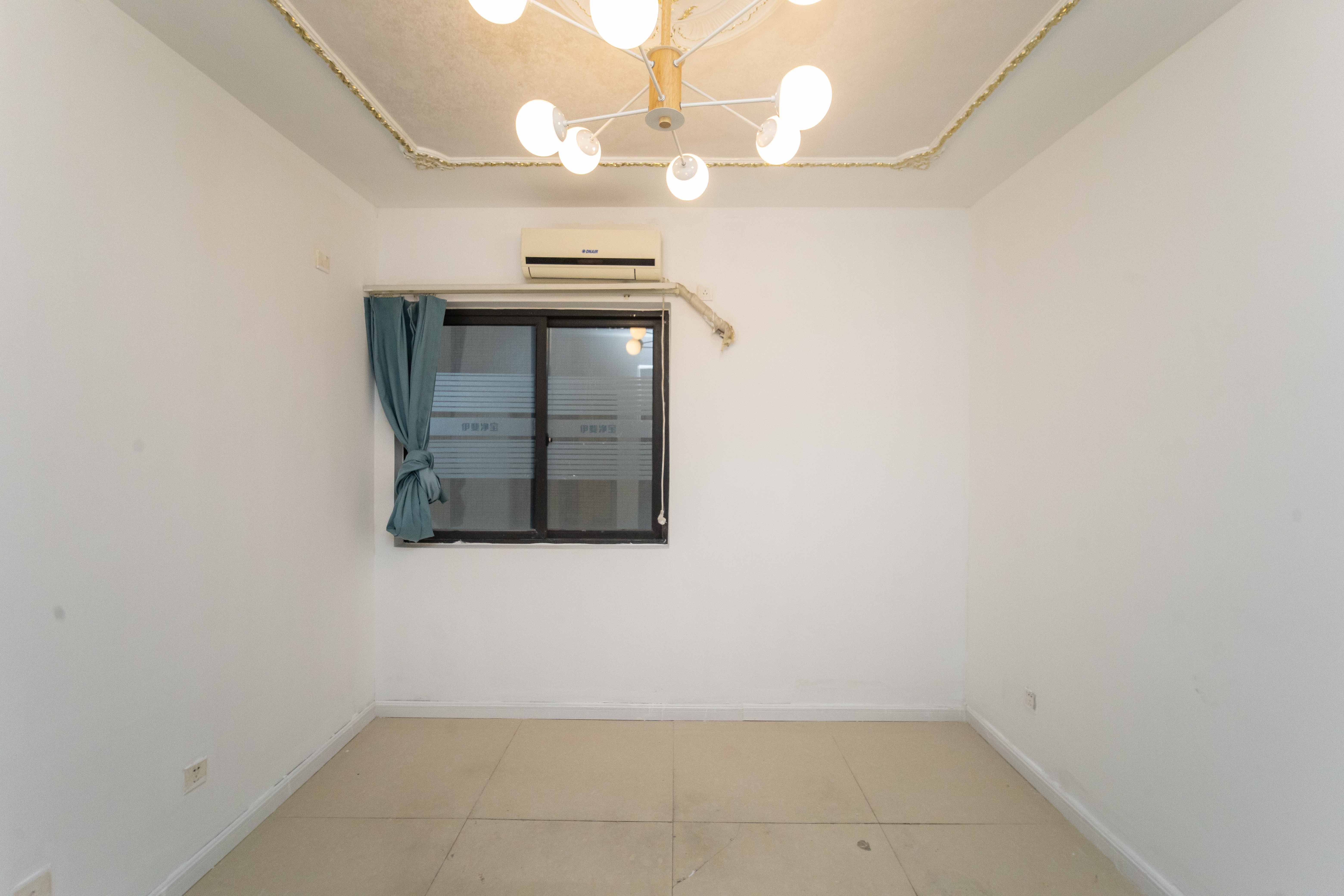 华城广场  2室2厅1卫    84.0万 华城广场  2室2厅1卫    84.0万卧室