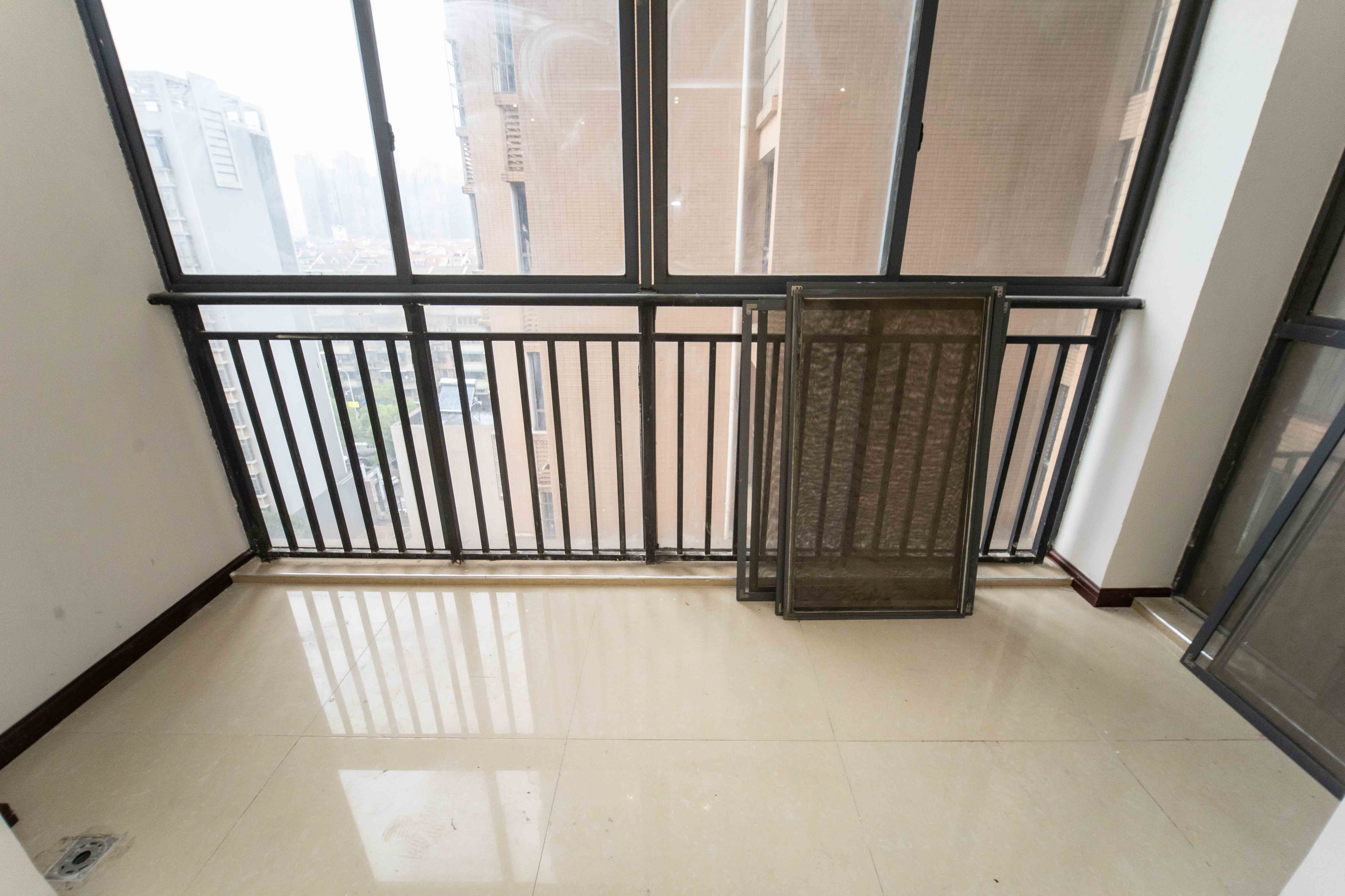 华城广场  2室2厅1卫    84.0万 华城广场  2室2厅1卫    84.0万阳台