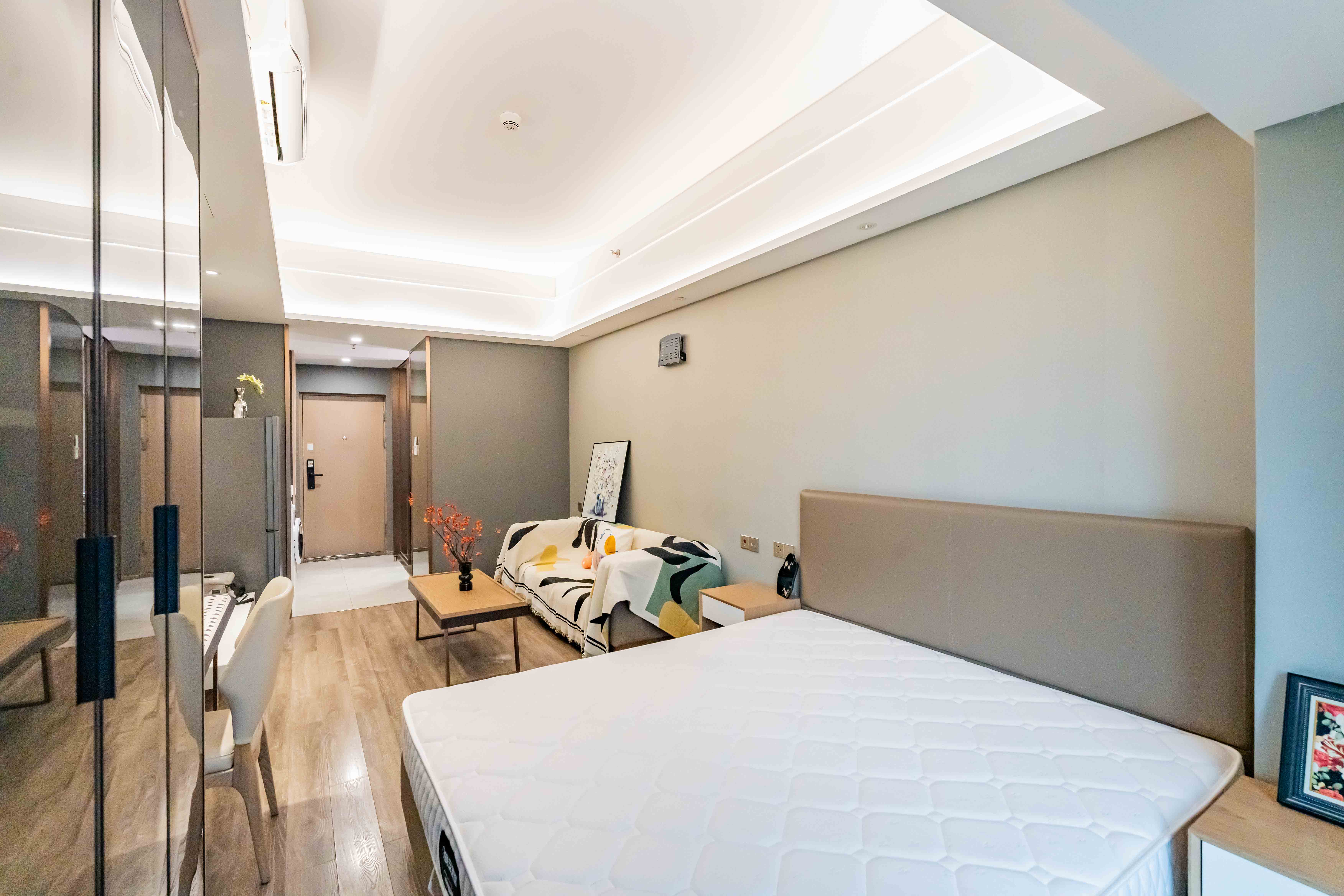 华远华时代  1室1厅1卫   52.00万客厅