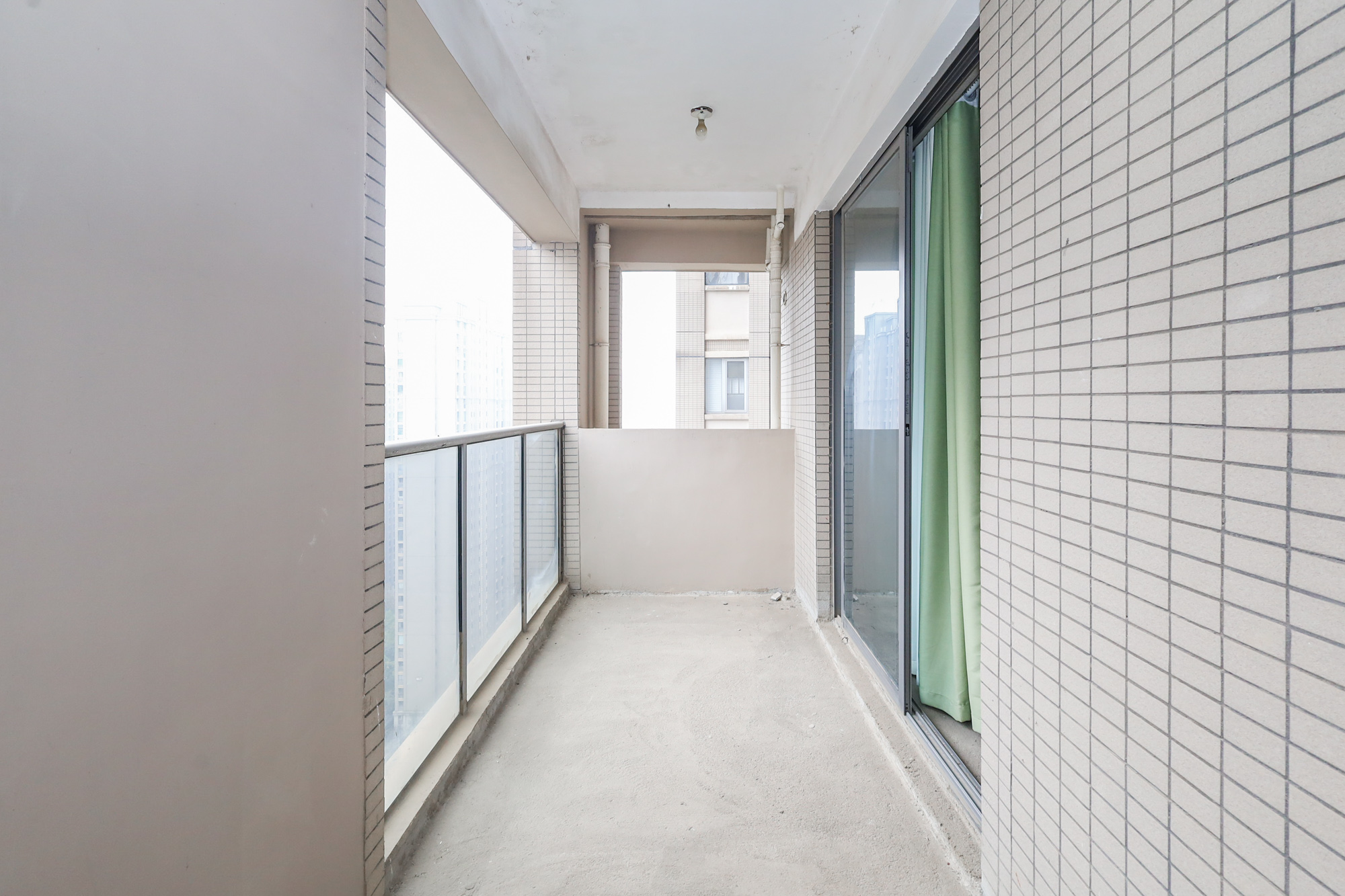 八方小区C区  3室2厅2卫   387.00万阳台