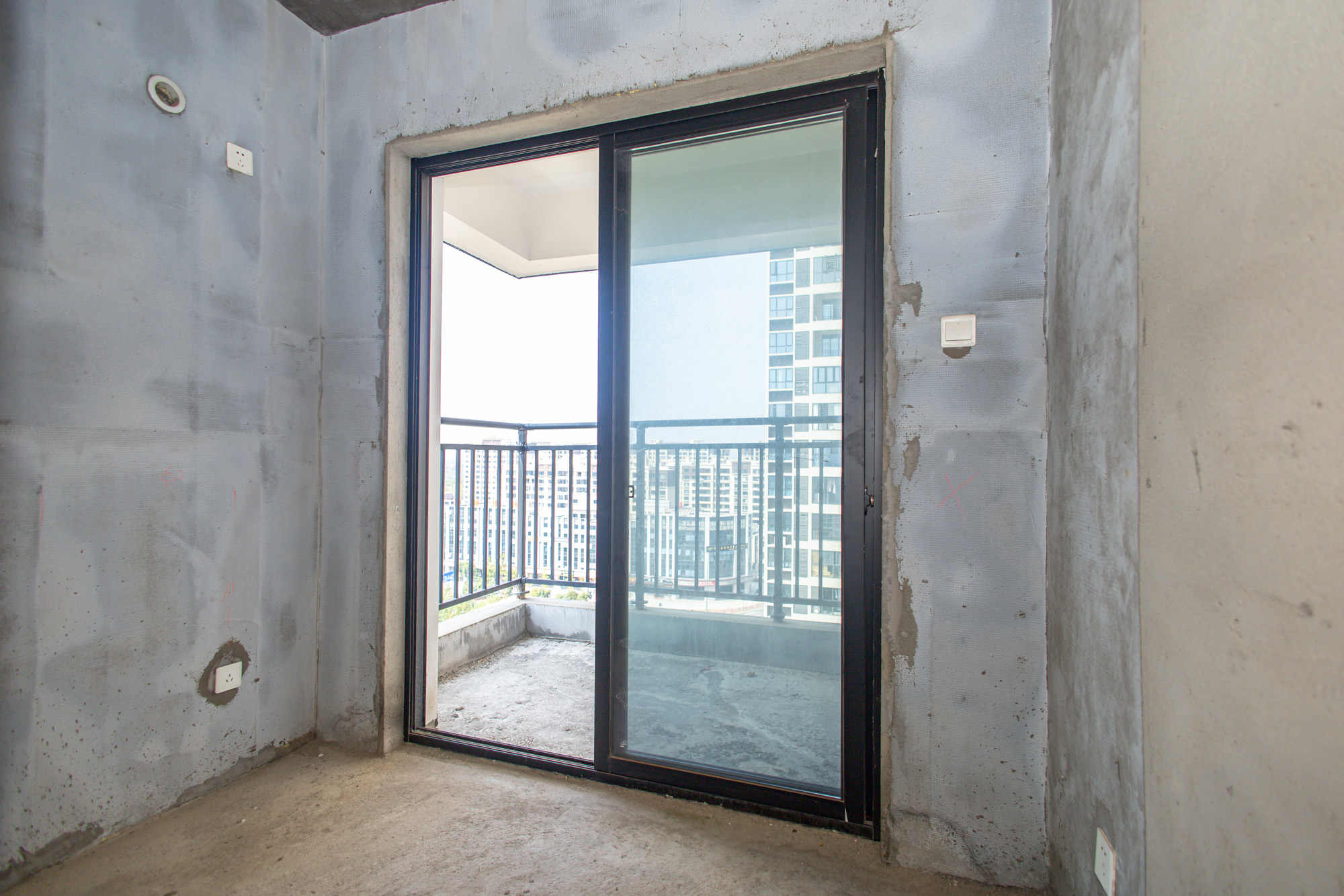 盛地东方芯府 5室2厅2卫 82.8万 盛地东方芯府 5室2厅2卫 82.8万卧室