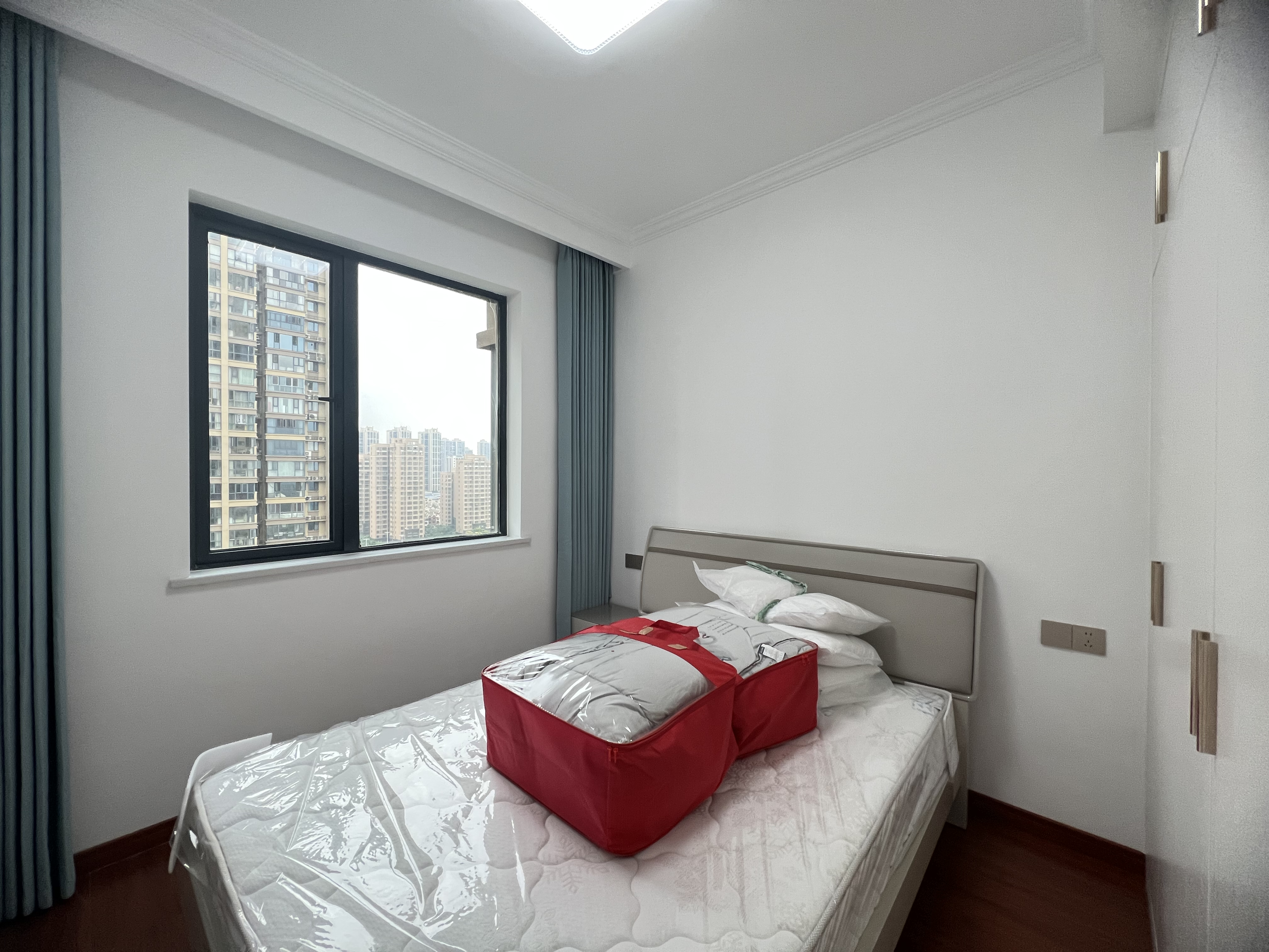 中建江湾壹号 4室2厅2卫 116.0万 中建江湾壹号 4室2厅2卫 116.0万室内图