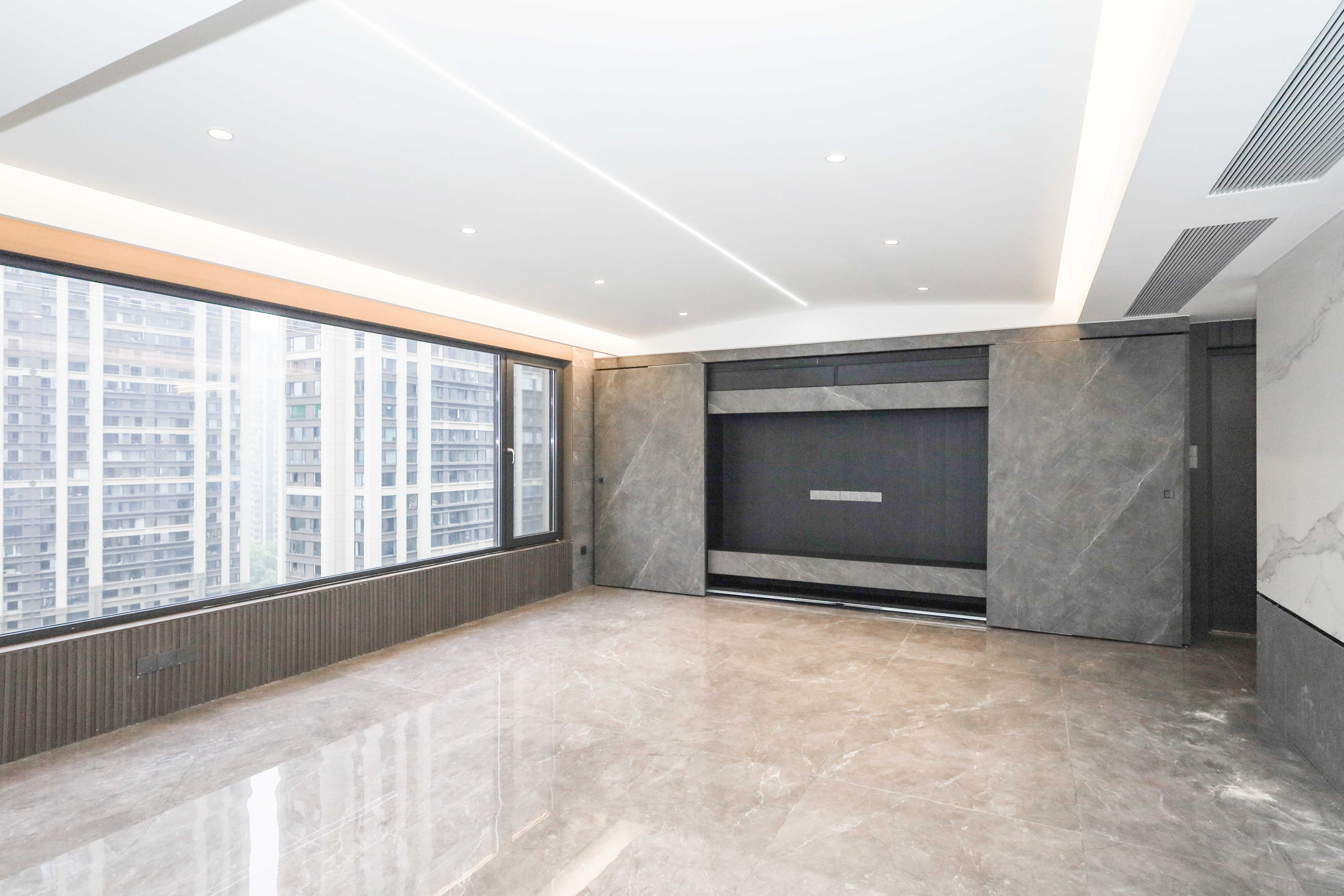 建发央著  4室2厅2卫   438.00万客厅