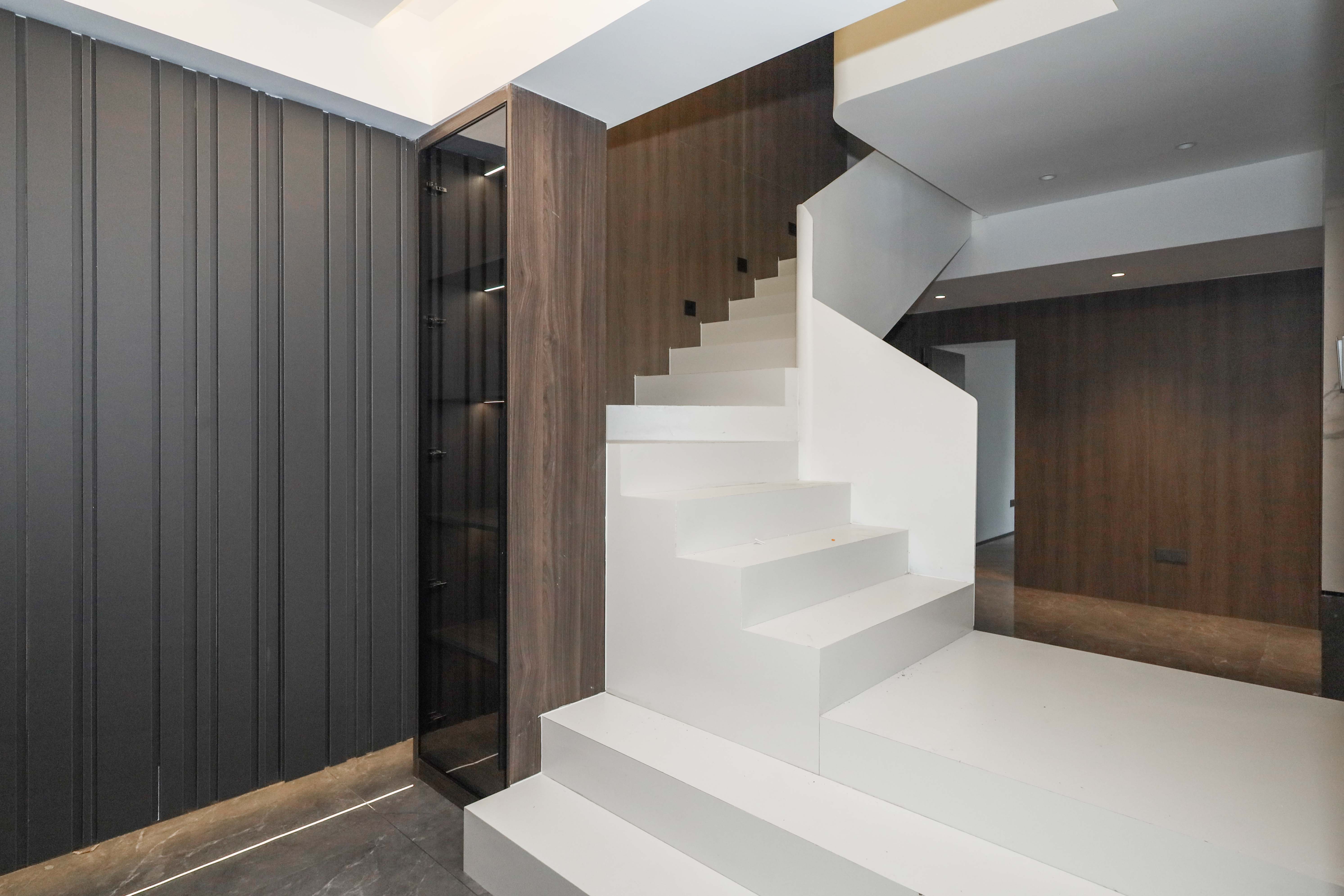 建发央著  4室2厅2卫   438.00万其他