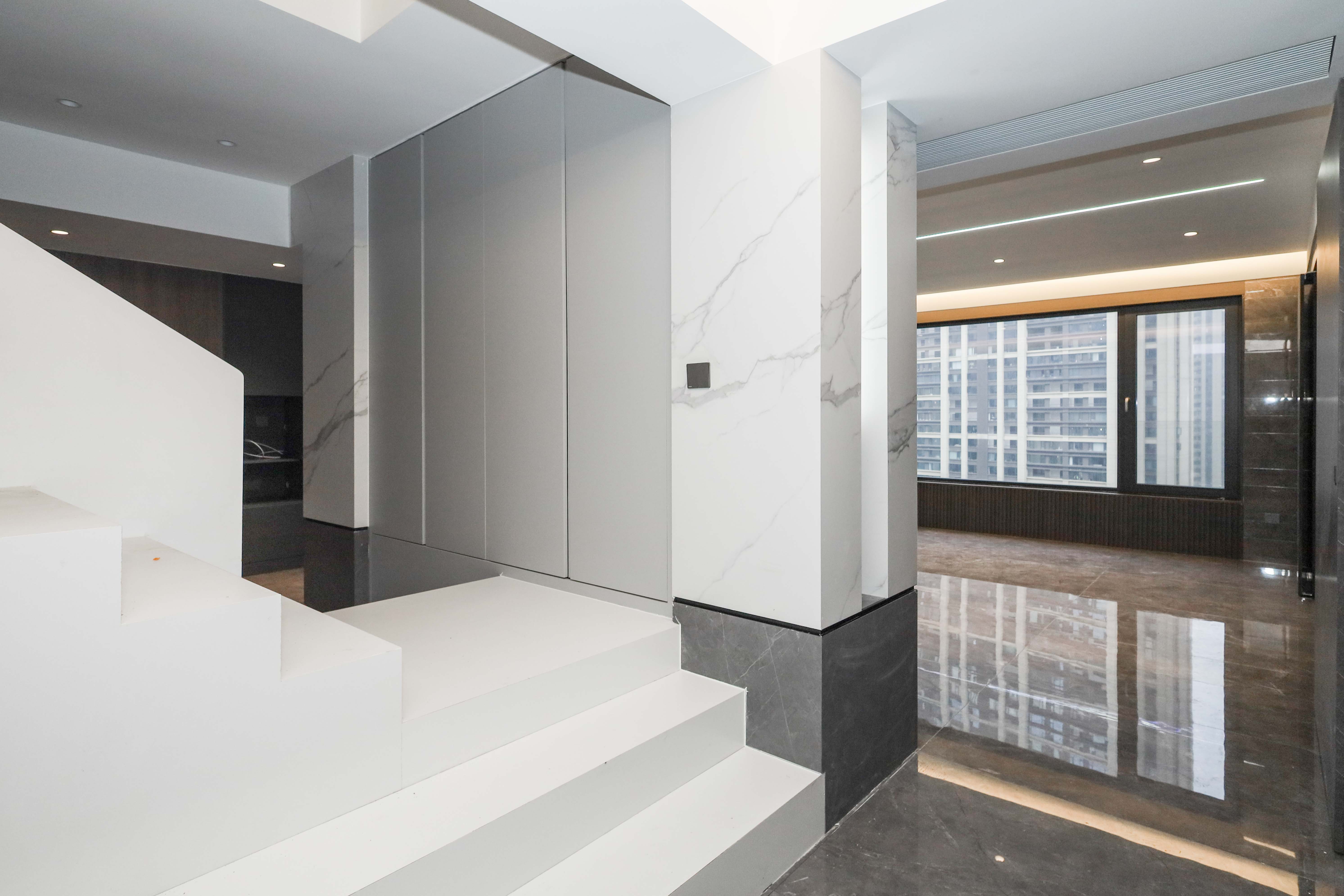 建发央著  4室2厅2卫   438.00万其他