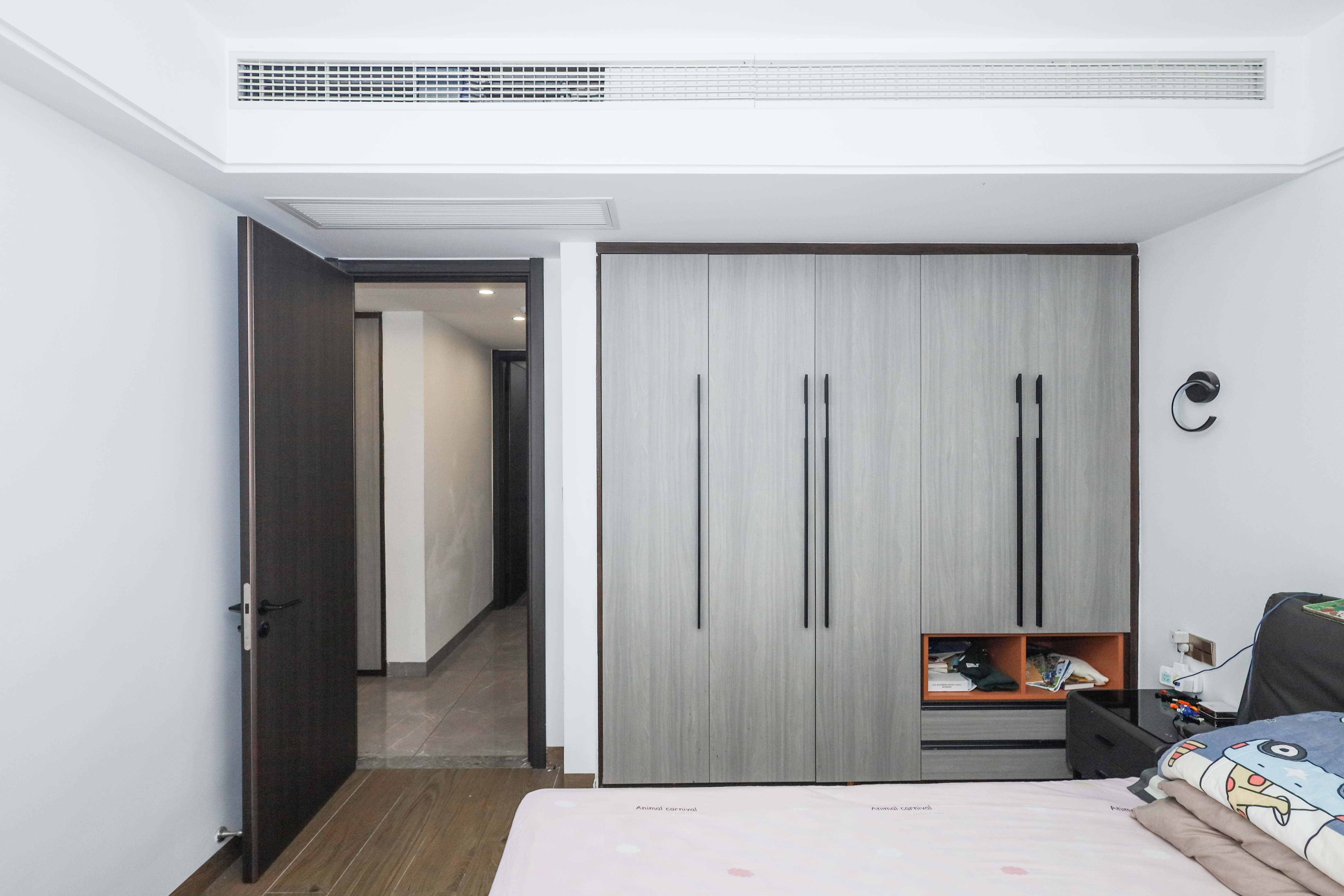 建发央著  4室2厅2卫   266.00万卧室