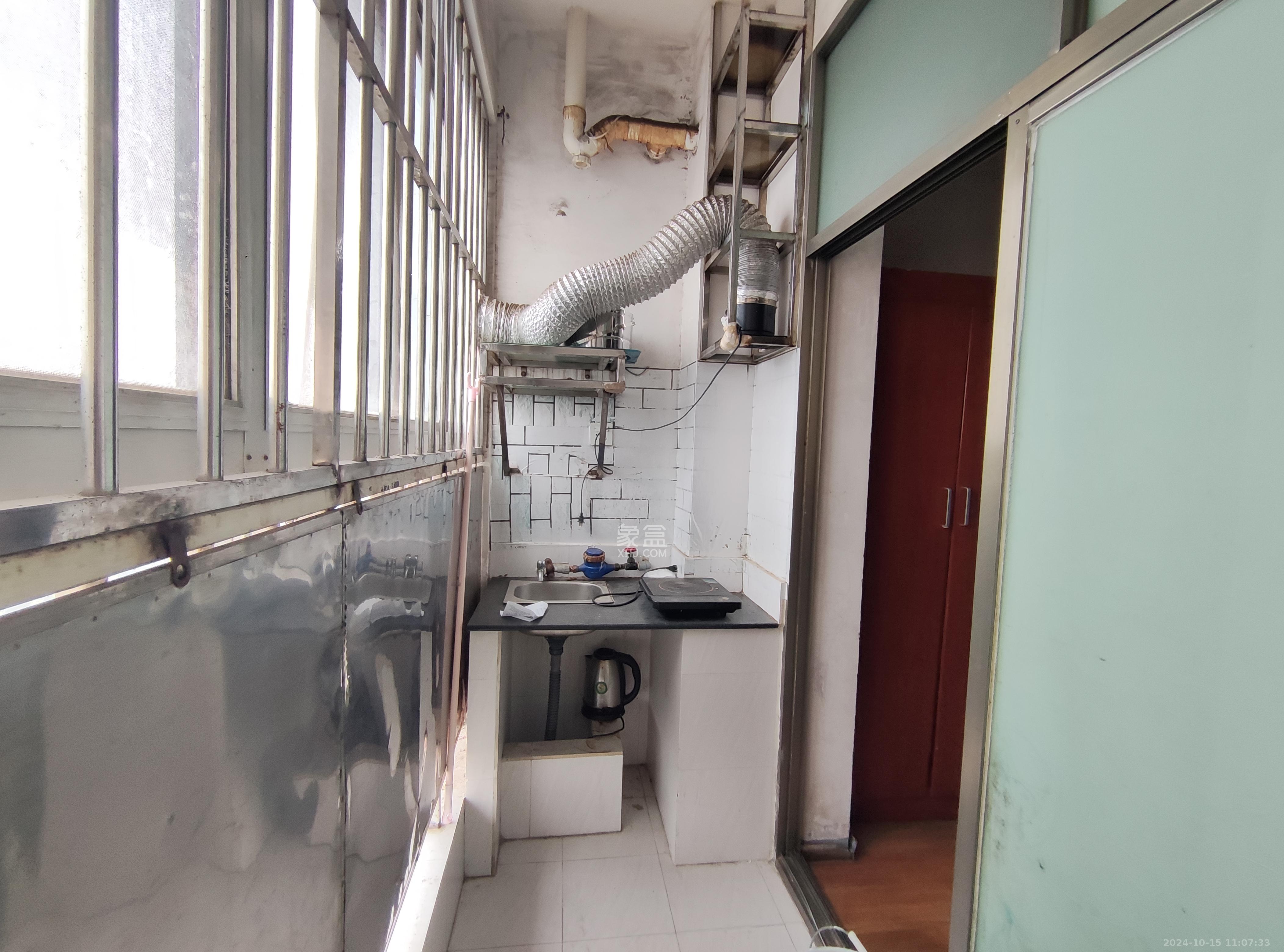 东方新世界 1室0厅0卫 1100.00元/月 东方新世界 1室0厅0卫 1100.00元/月室内图