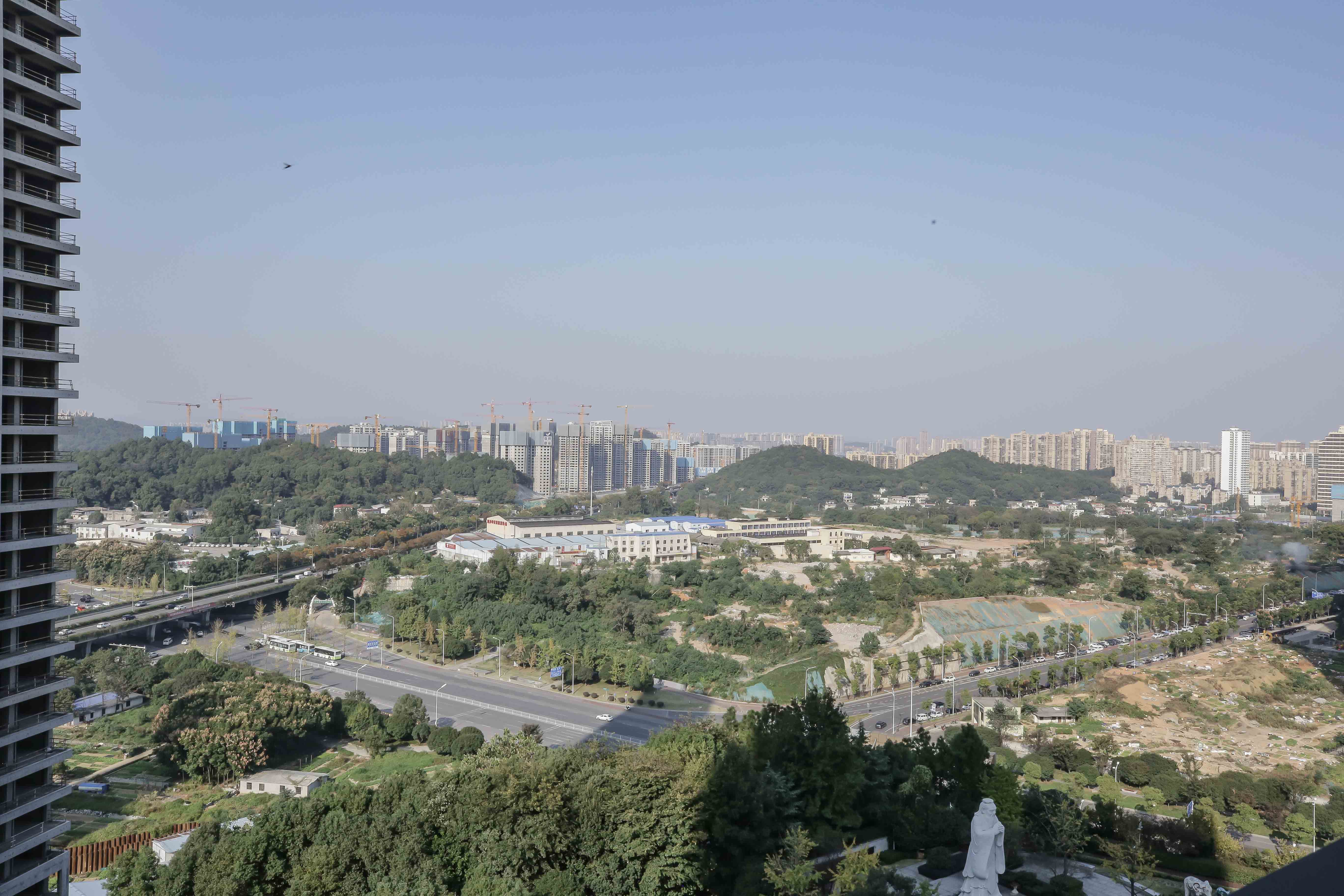 万象府台  5室2厅3卫   576.00万阳台