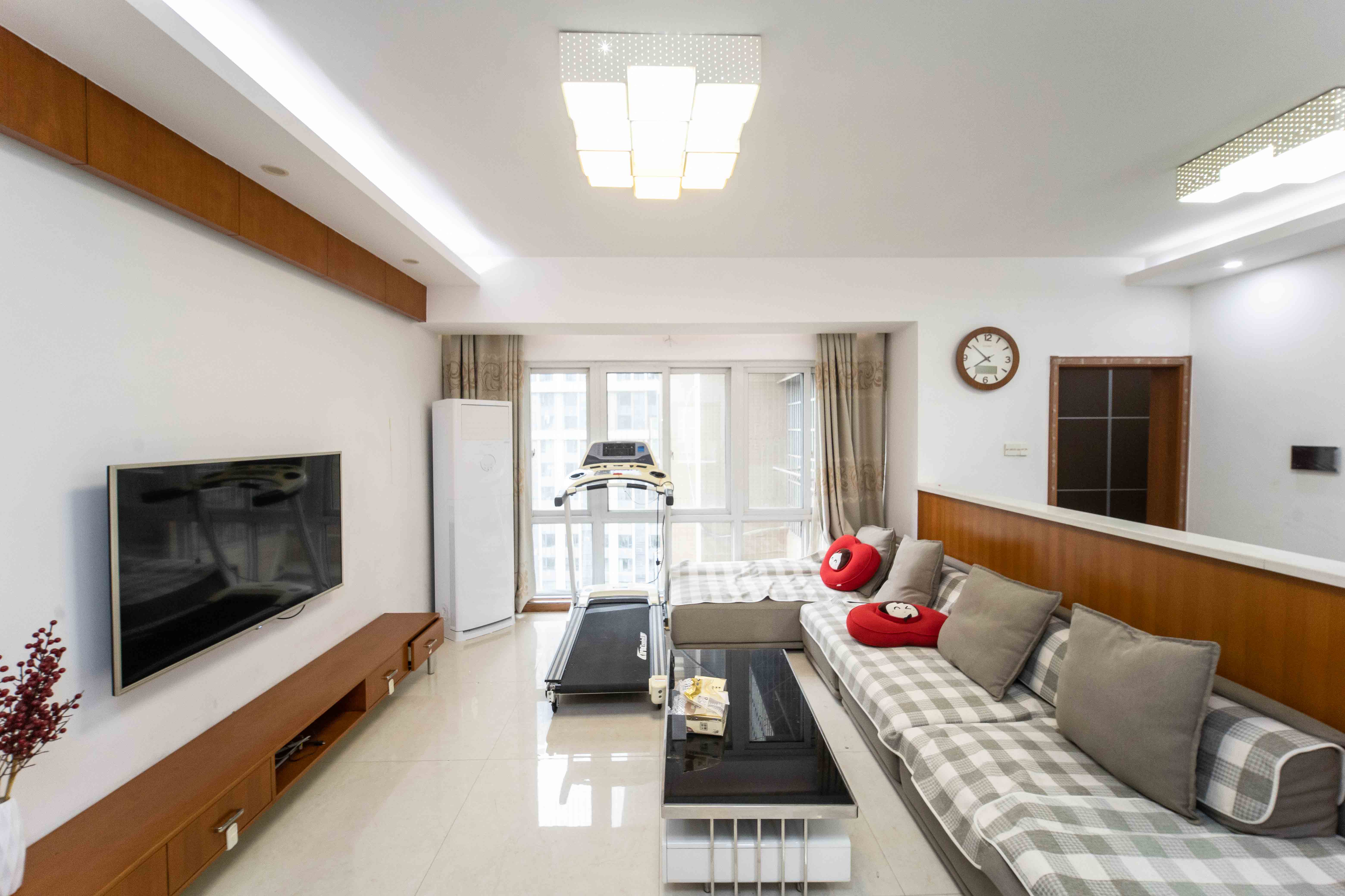 泊爱蓝湾  3室2厅1卫    95.0万 泊爱蓝湾  3室2厅1卫    95.0万客厅