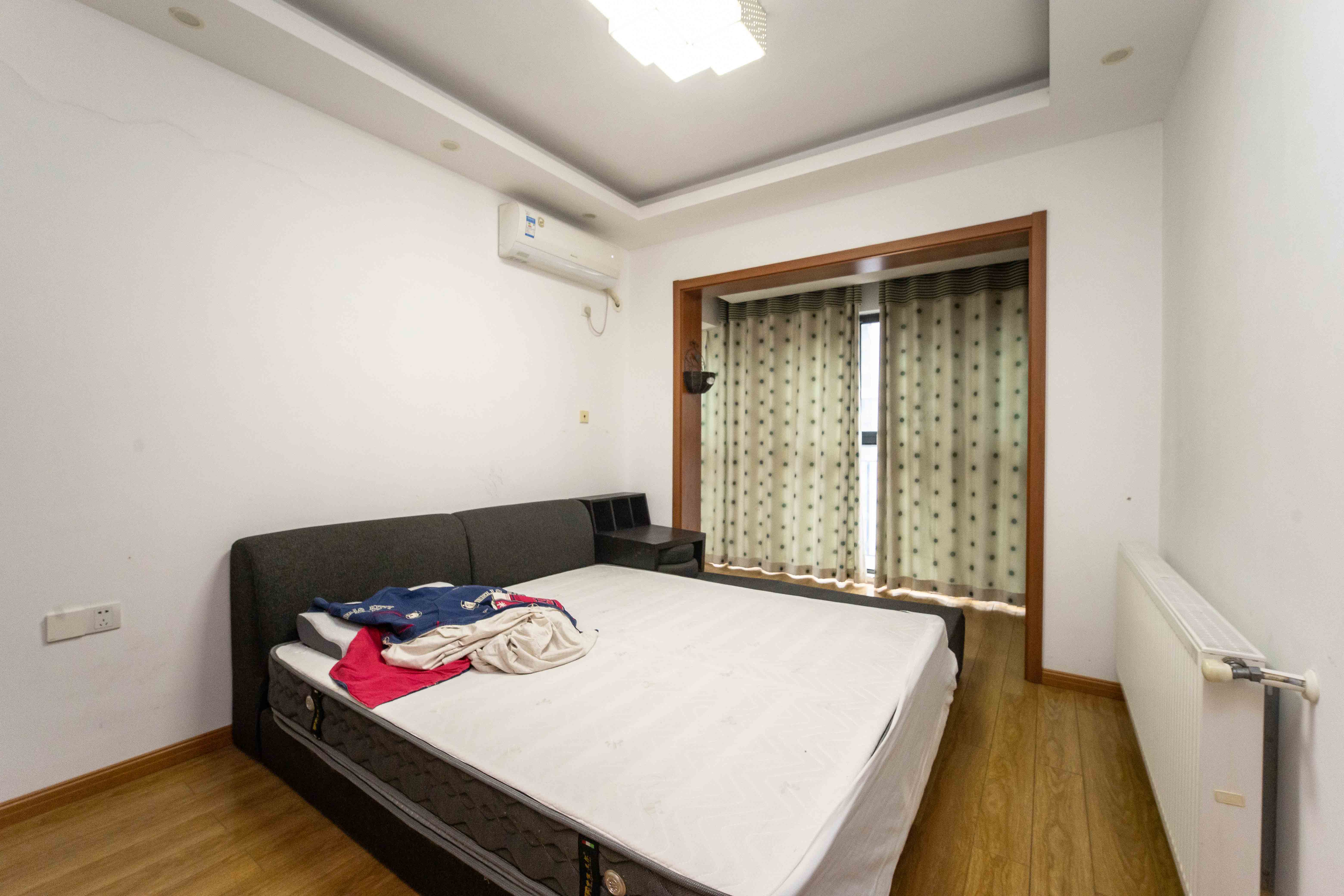 泊爱蓝湾  3室2厅1卫    95.0万 泊爱蓝湾  3室2厅1卫    95.0万卧室