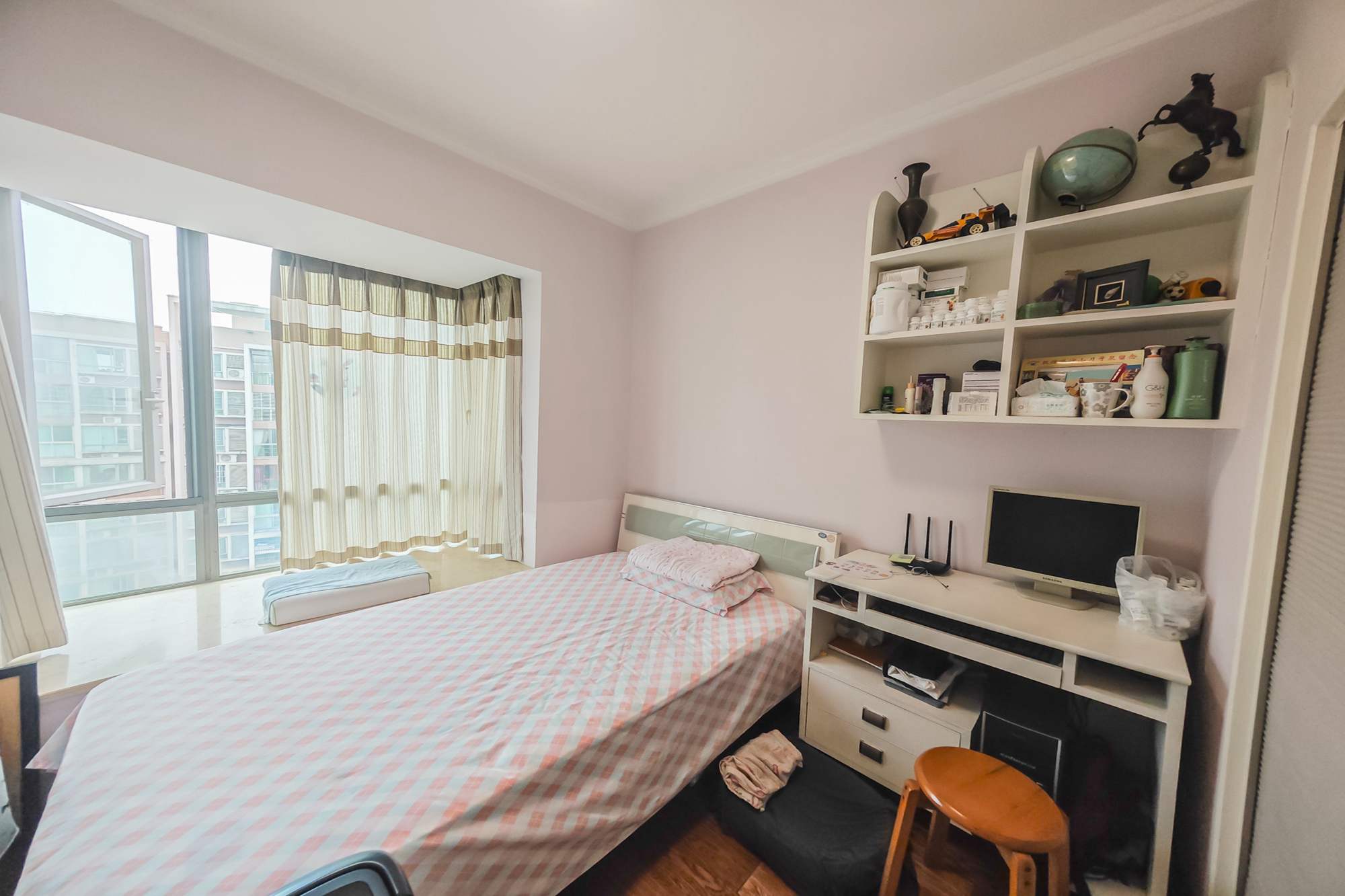 新城新世界一二三期  2室2厅1卫    90.0万 新城新世界一二三期  2室2厅1卫    90.0万卧室