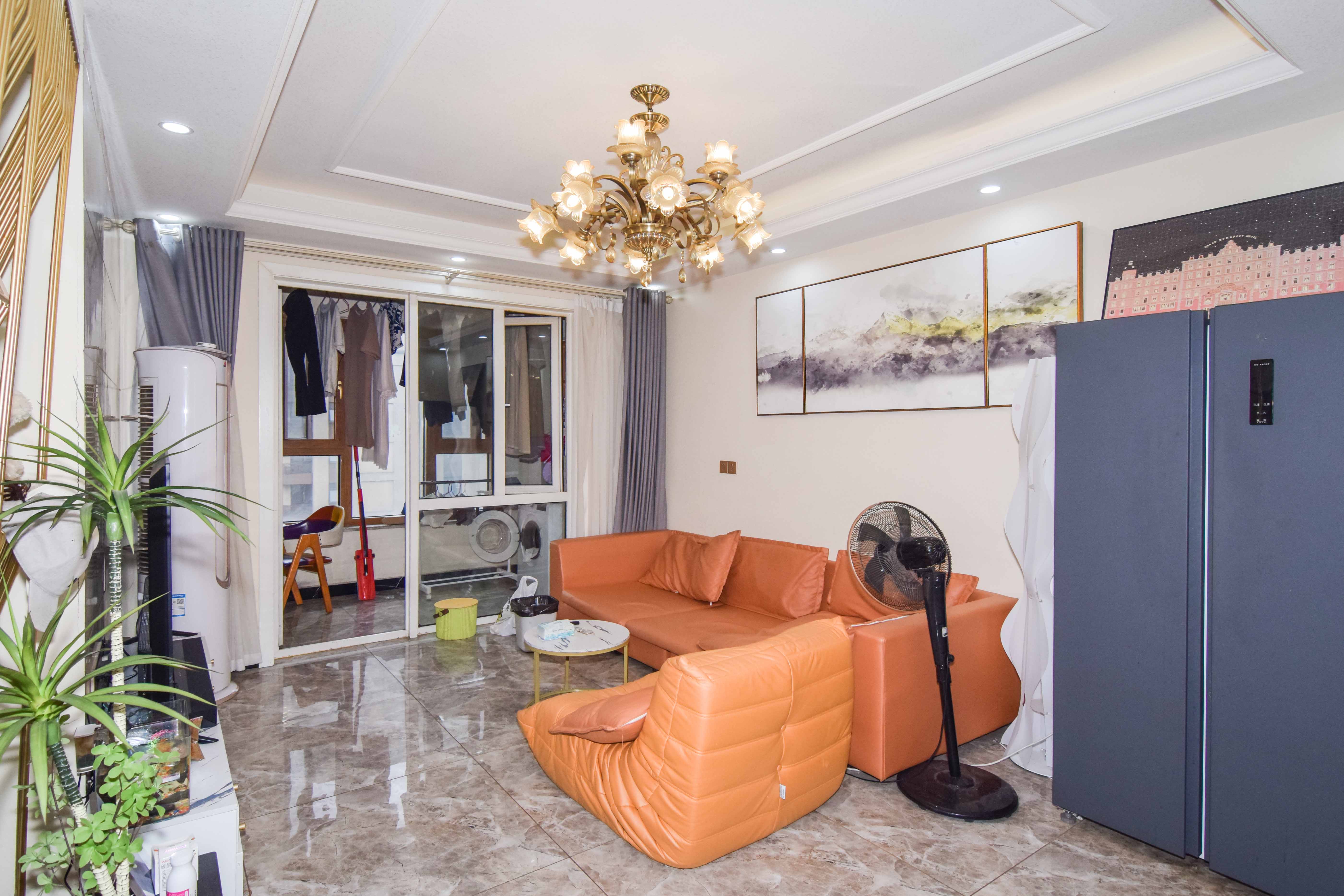 金地三千府(金地湖山樾、金地自在城) 2室2厅1卫 49.0万 金地三千府(金地湖山樾、金地自在城) 2室2厅1卫 49.0万客厅