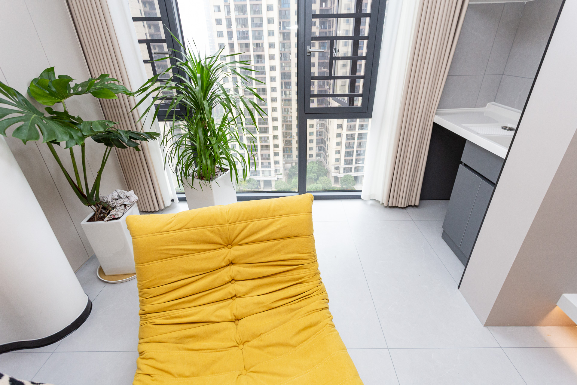 乾源国际  3室2厅2卫    95.7万阳台