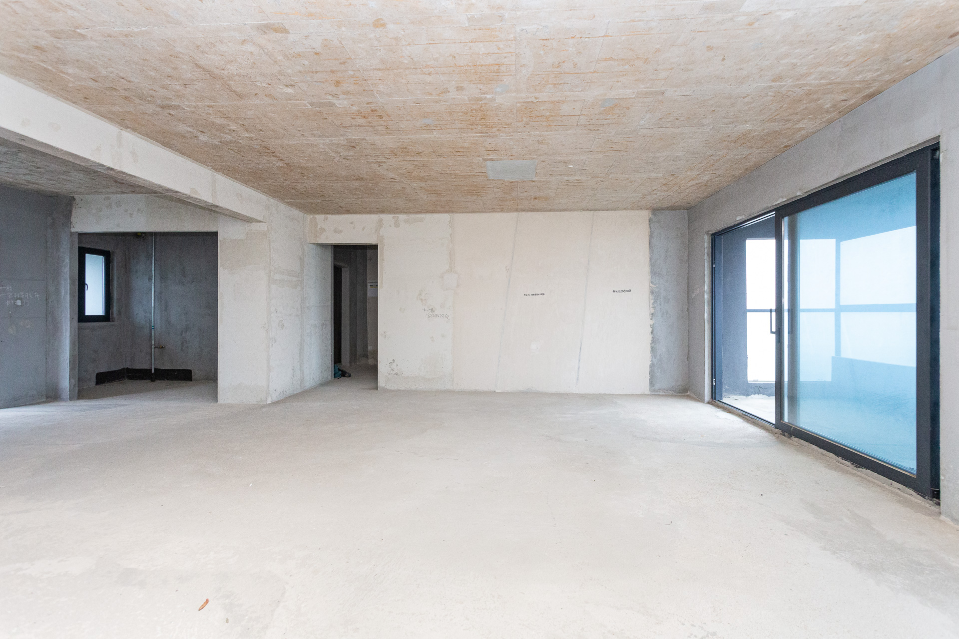 越秀湘江星汇城一期  4室1厅3卫    207.0万 越秀湘江星汇城一期  4室1厅3卫    207.0万客厅