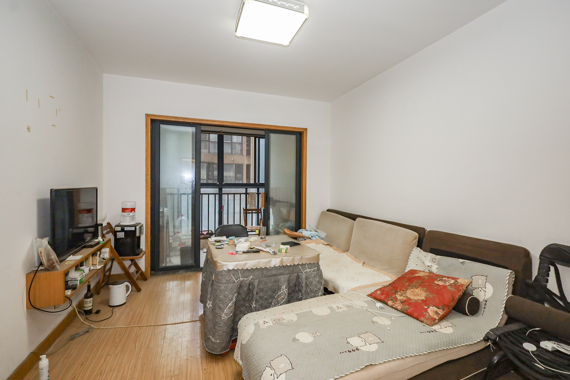 钰龙天下一期  2室2厅1卫    253.0万客厅