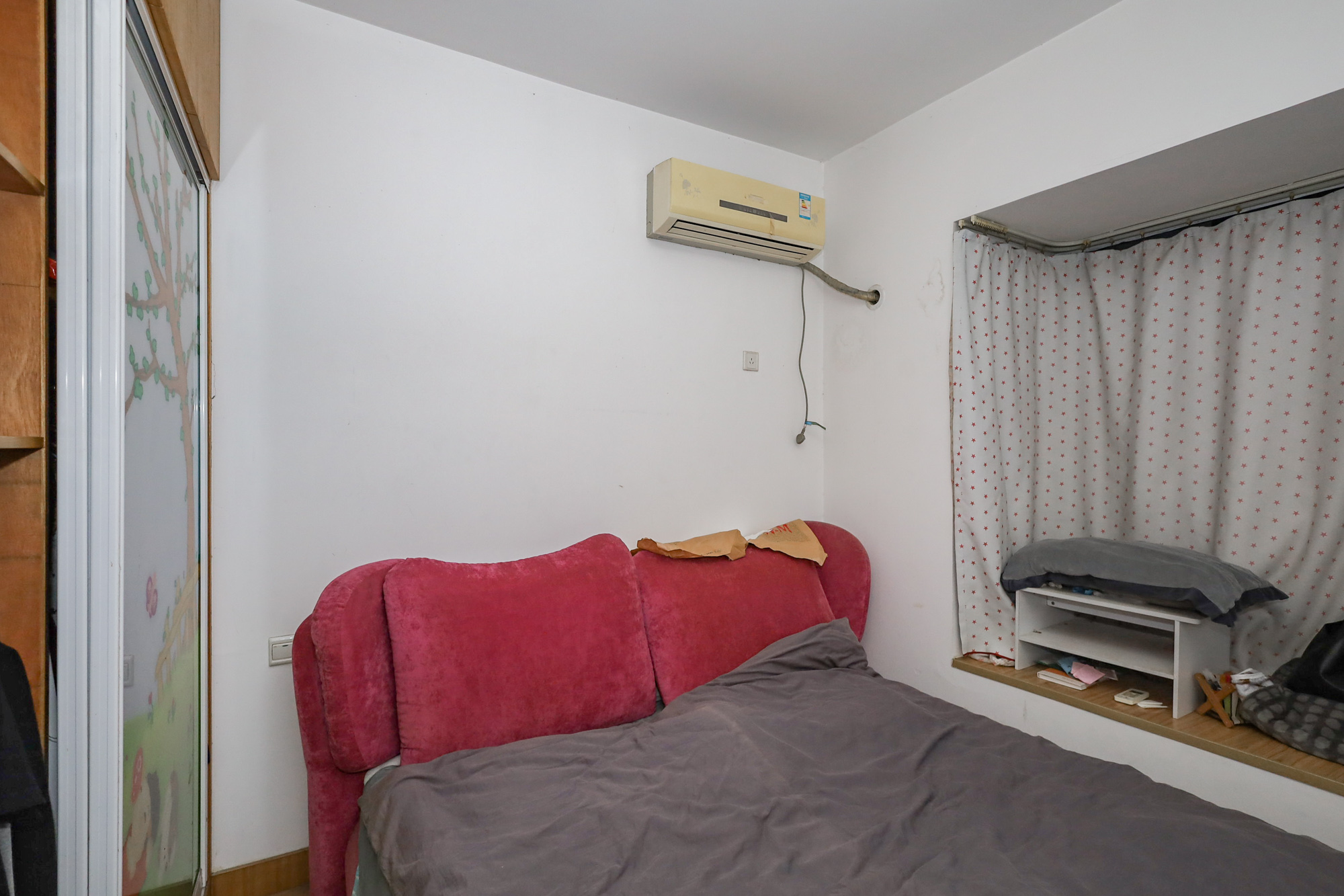 钰龙天下一期  2室2厅1卫    253.0万卧室