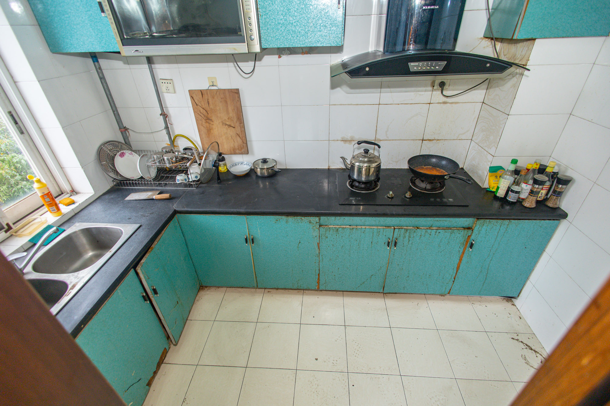 山水人家一二期 3室2厅2卫 68.8万 山水人家一二期 3室2厅2卫 68.8万厨房