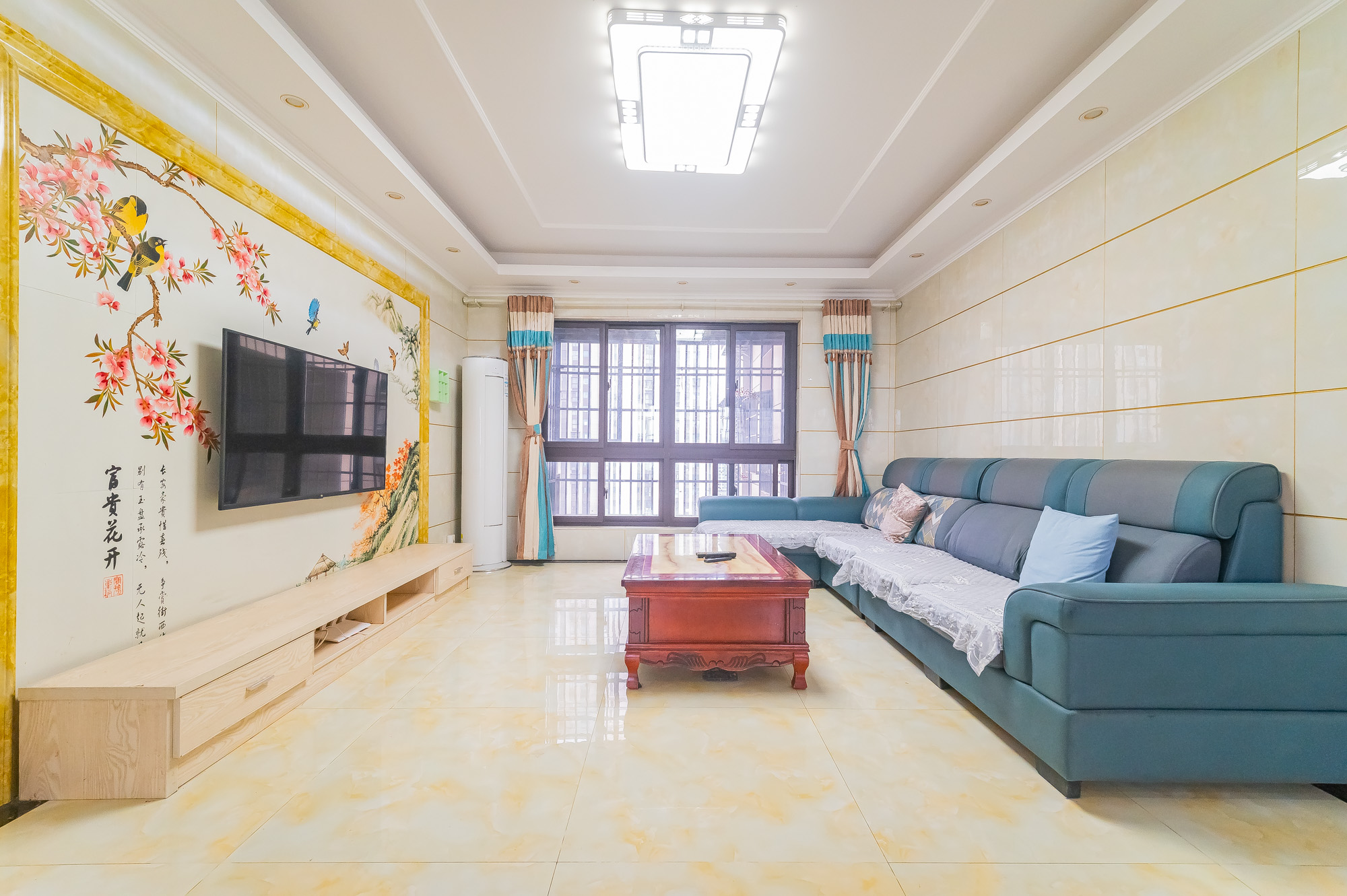 星湖湾一期高层 4室2厅2卫 112.8万 星湖湾一期高层 4室2厅2卫 112.8万客厅