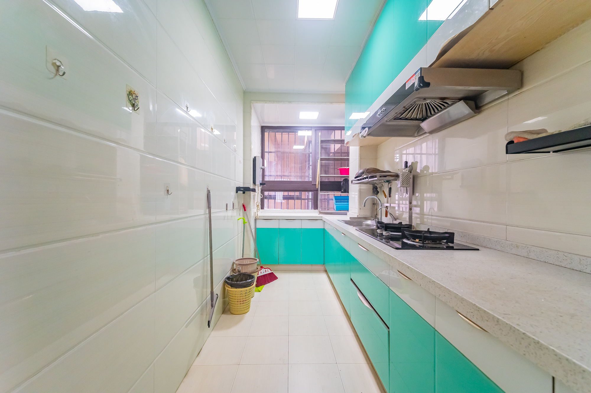 星湖湾一期高层 4室2厅2卫 112.8万 星湖湾一期高层 4室2厅2卫 112.8万厨房