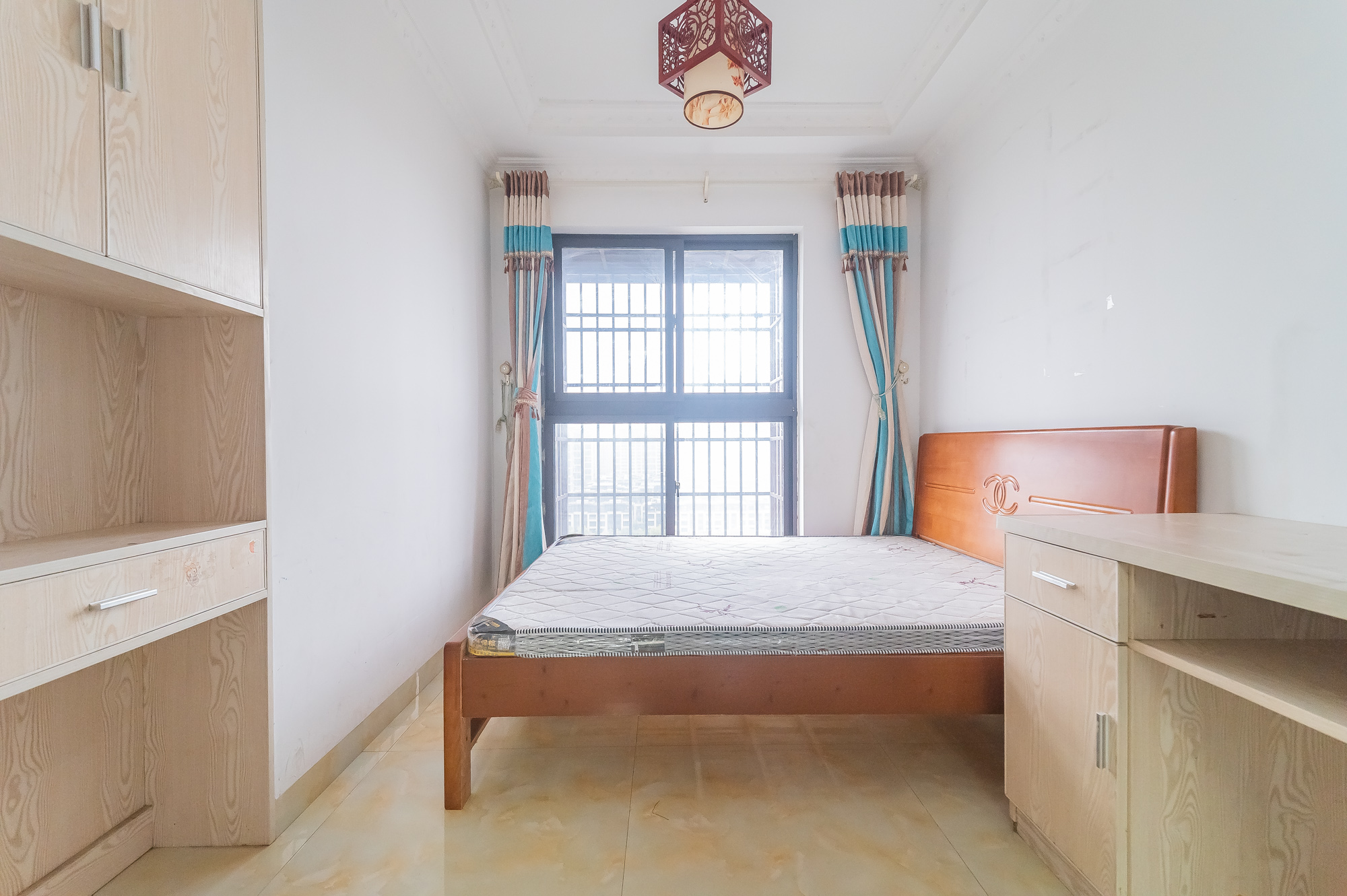 星湖湾一期高层 4室2厅2卫 112.8万 星湖湾一期高层 4室2厅2卫 112.8万卧室